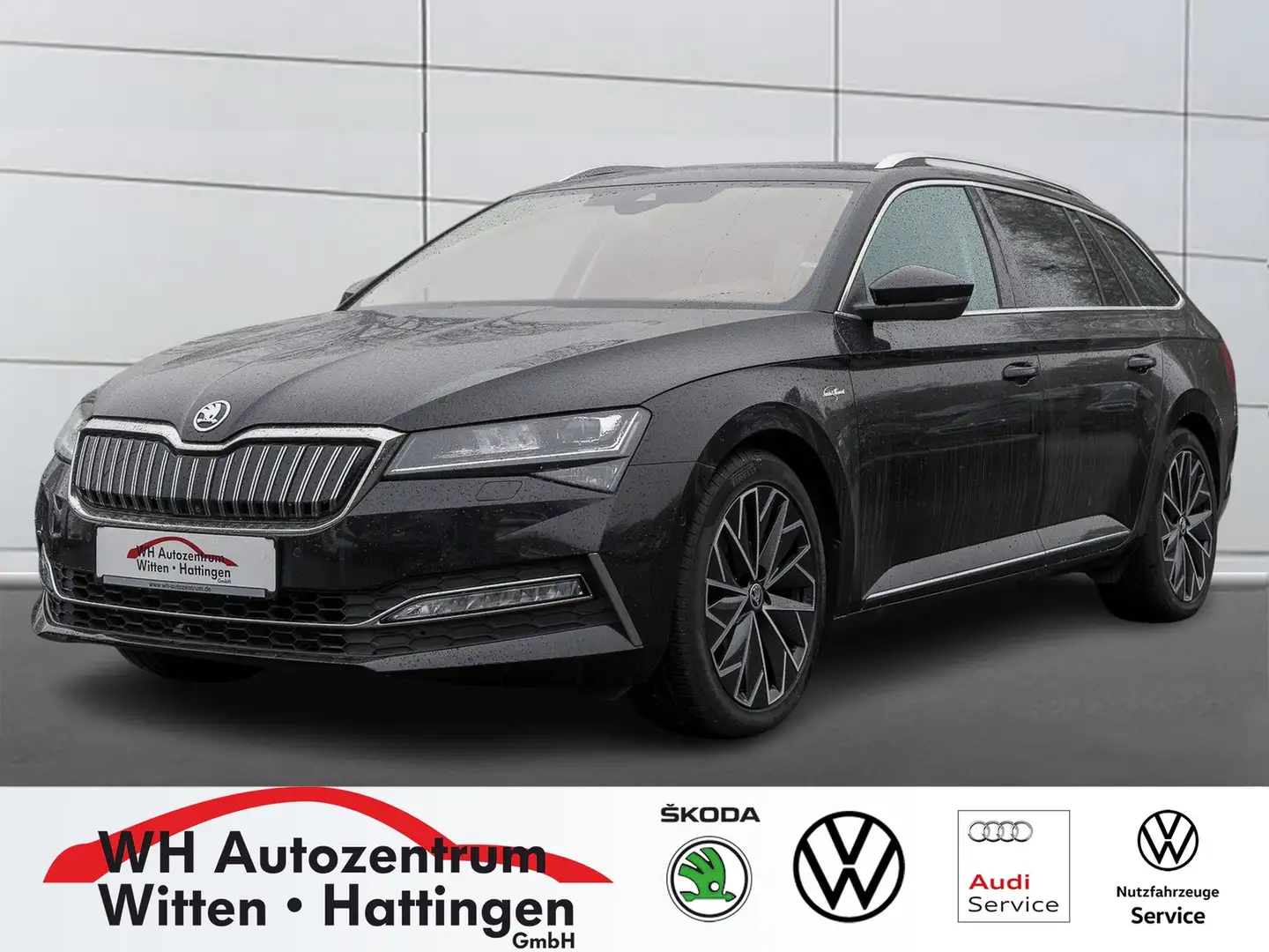 Skoda Superb Combi 1.4 TSI iV DSG L&K NAVI AREAVIEW DCC MATR... Schwarz - 1