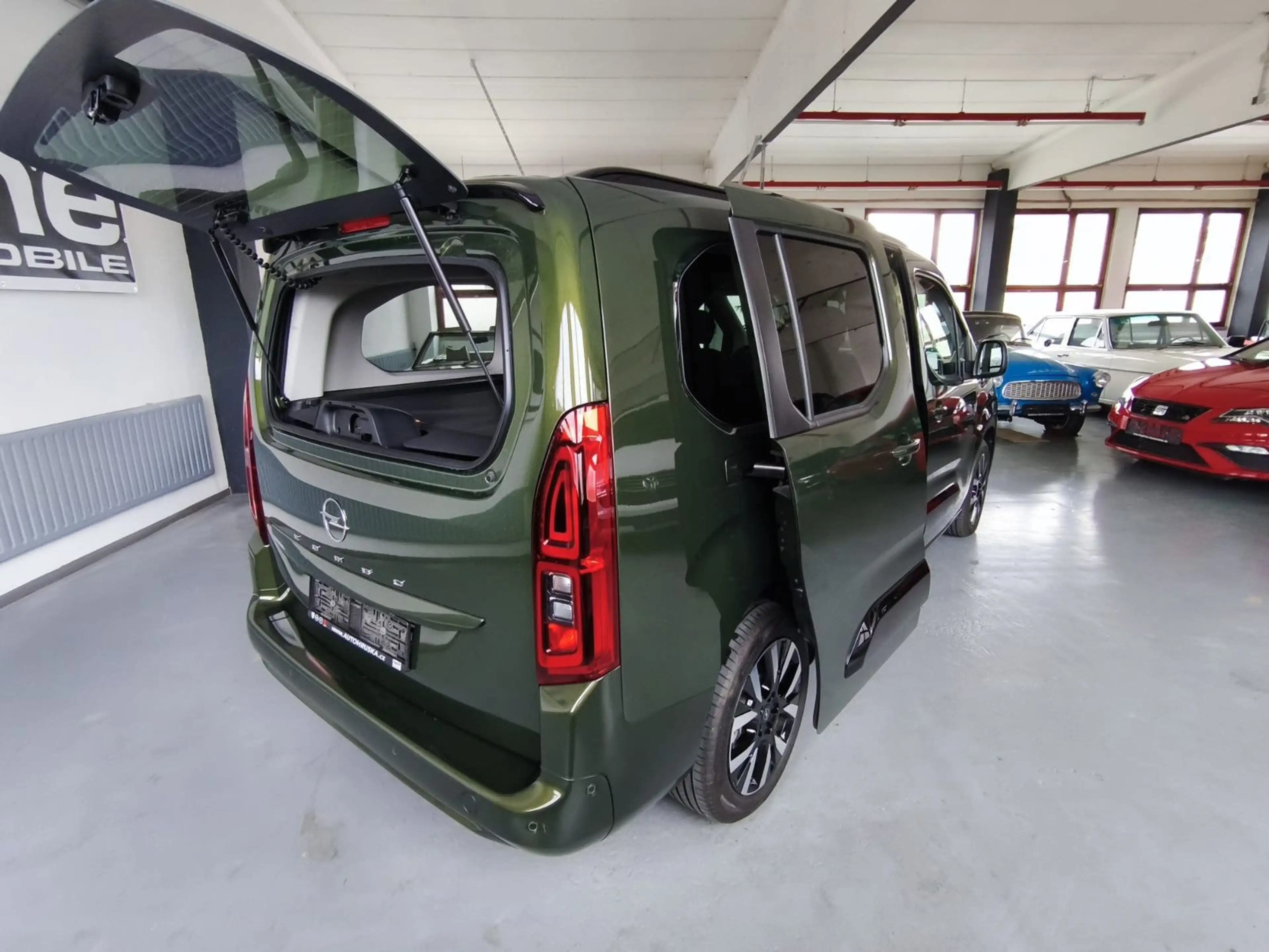 Opel Combo Life Elegance-L2H1-LED,Navi,RFK,7Sitzer,M1 — photo 4