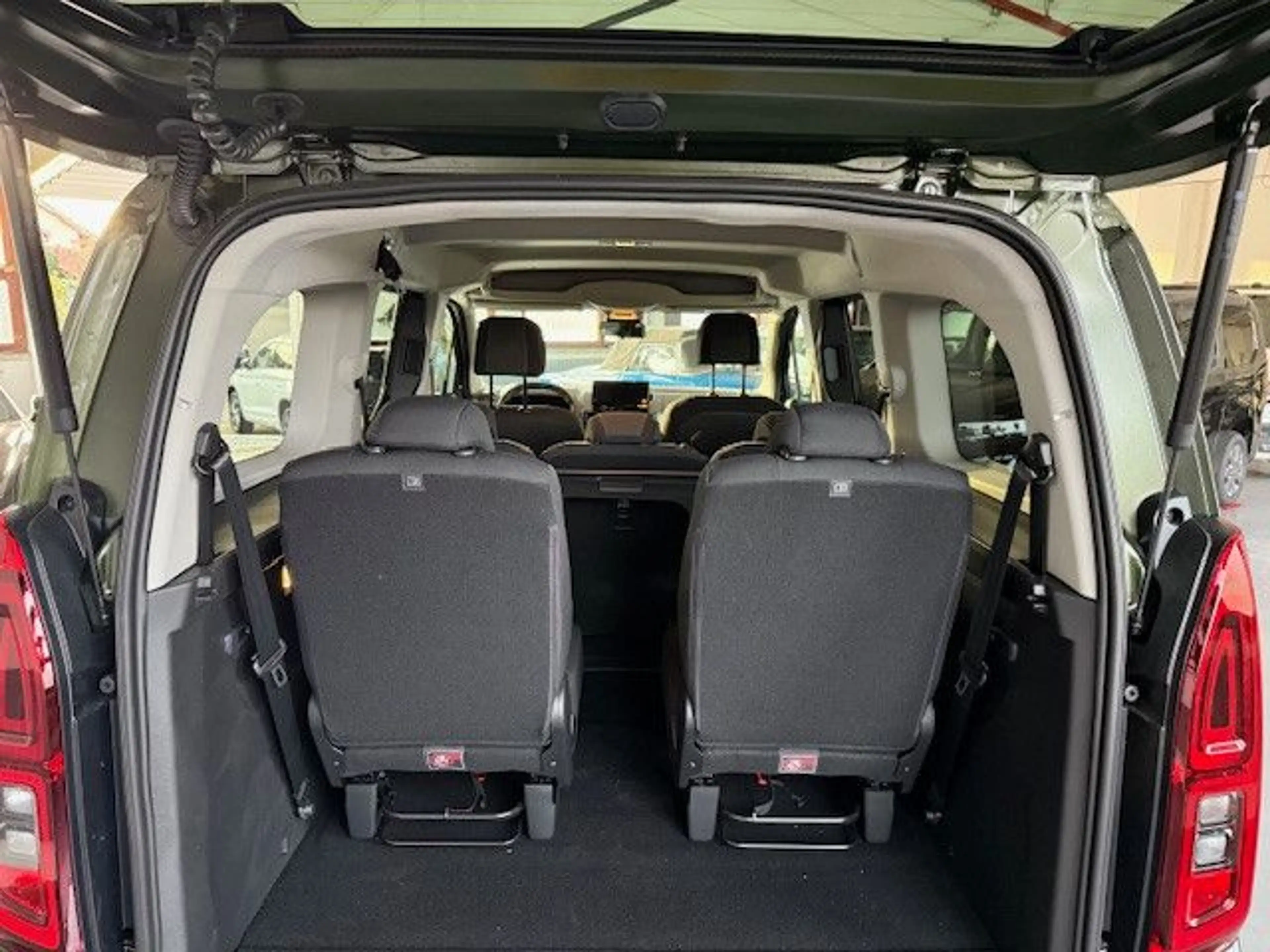 Opel Combo Life Elegance-L2H1-LED,Navi,RFK,7Sitzer,M1 — photo 15
