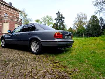 728i Special Equipment