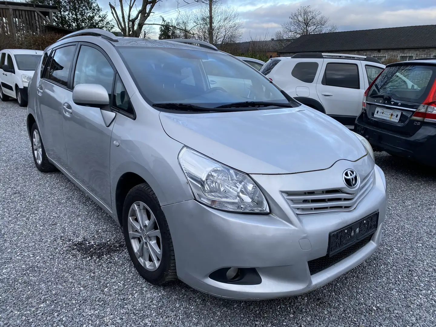 Toyota Verso 2.0 D-4D 5pl euro5 Argent - 1
