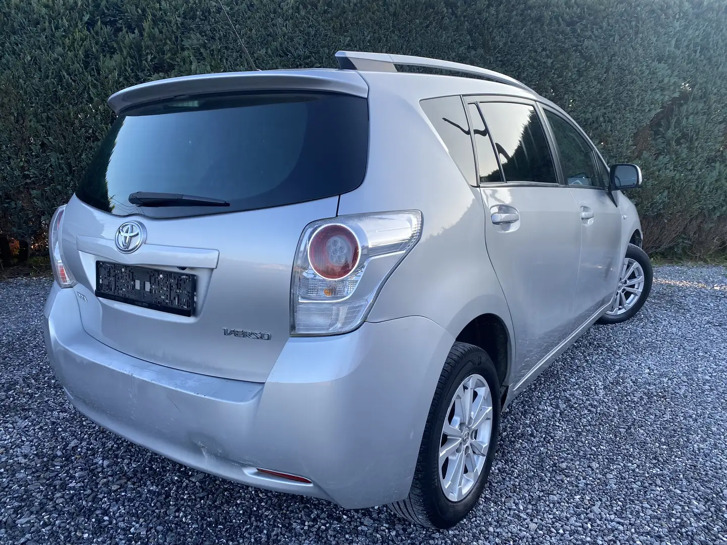 Toyota Verso 2.0 D-4D 5pl euro5 Zilver - 2