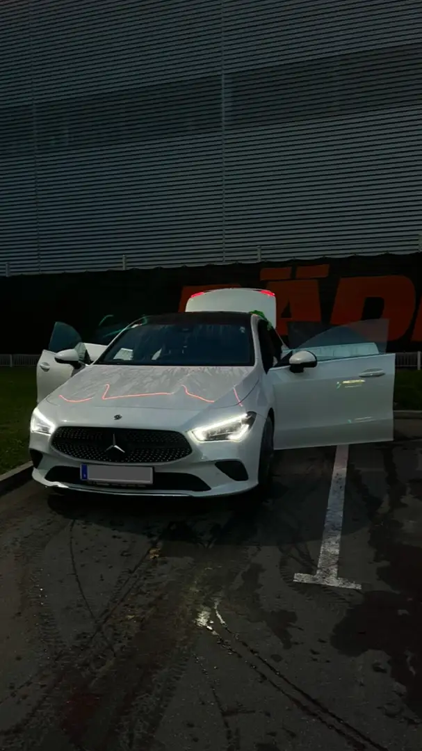 Mercedes-Benz CLA 220 d 4MATIC Aut. - 1