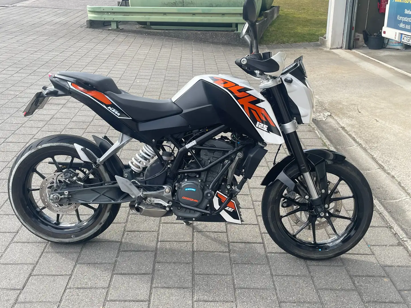KTM 125 Duke Білий - 1