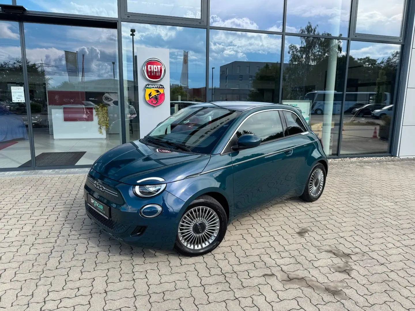 Fiat 500e 42 kWh Komfort + Style Paket Sitzheiz. Grün - 1