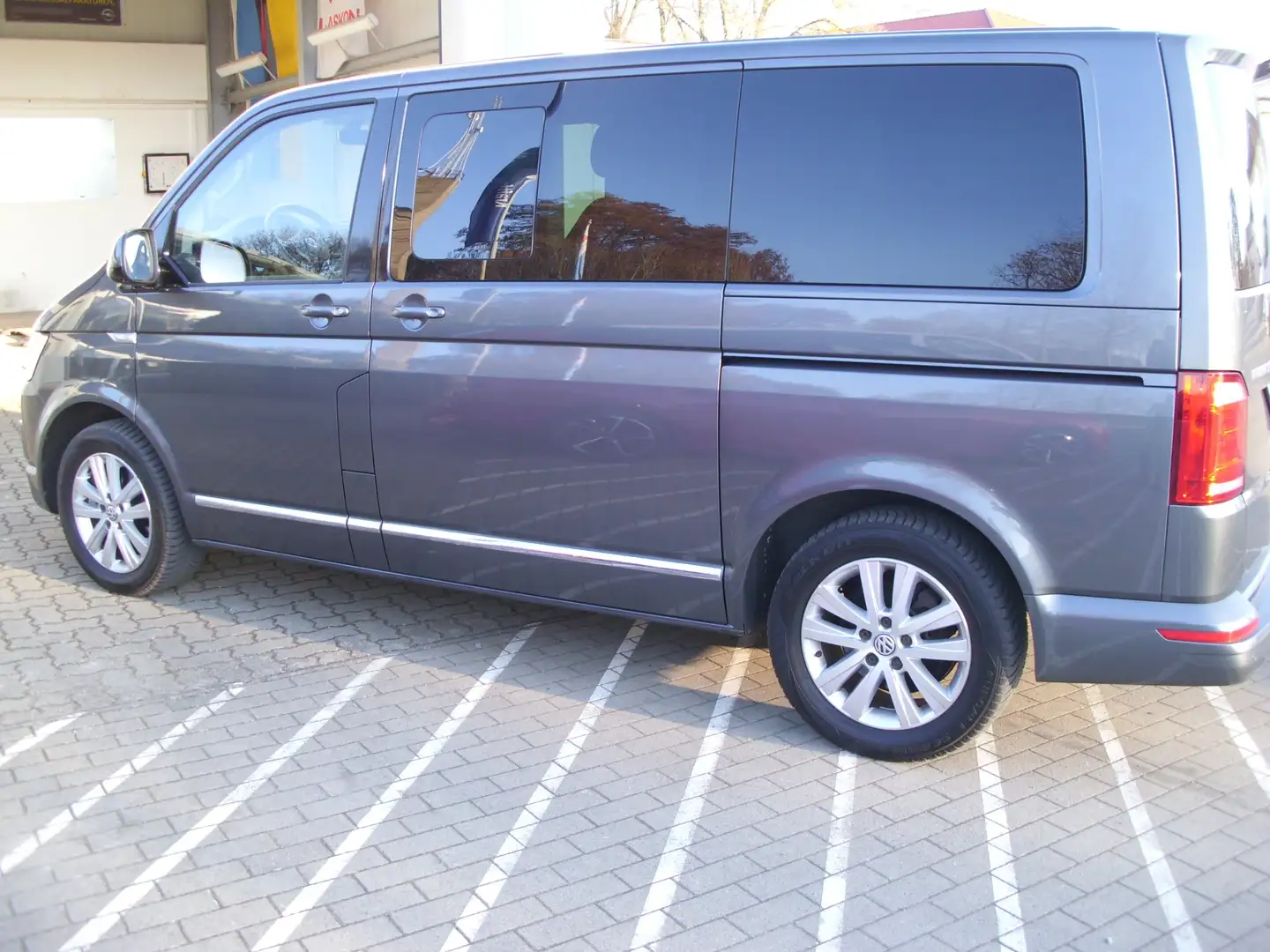 Volkswagen T6 Multivan Multivan Highline 4Motion Gris - 2