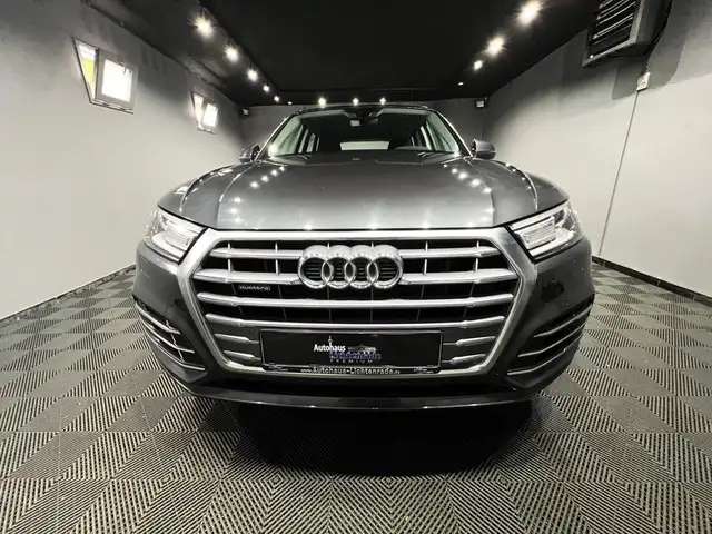 Audi Q5 view 6