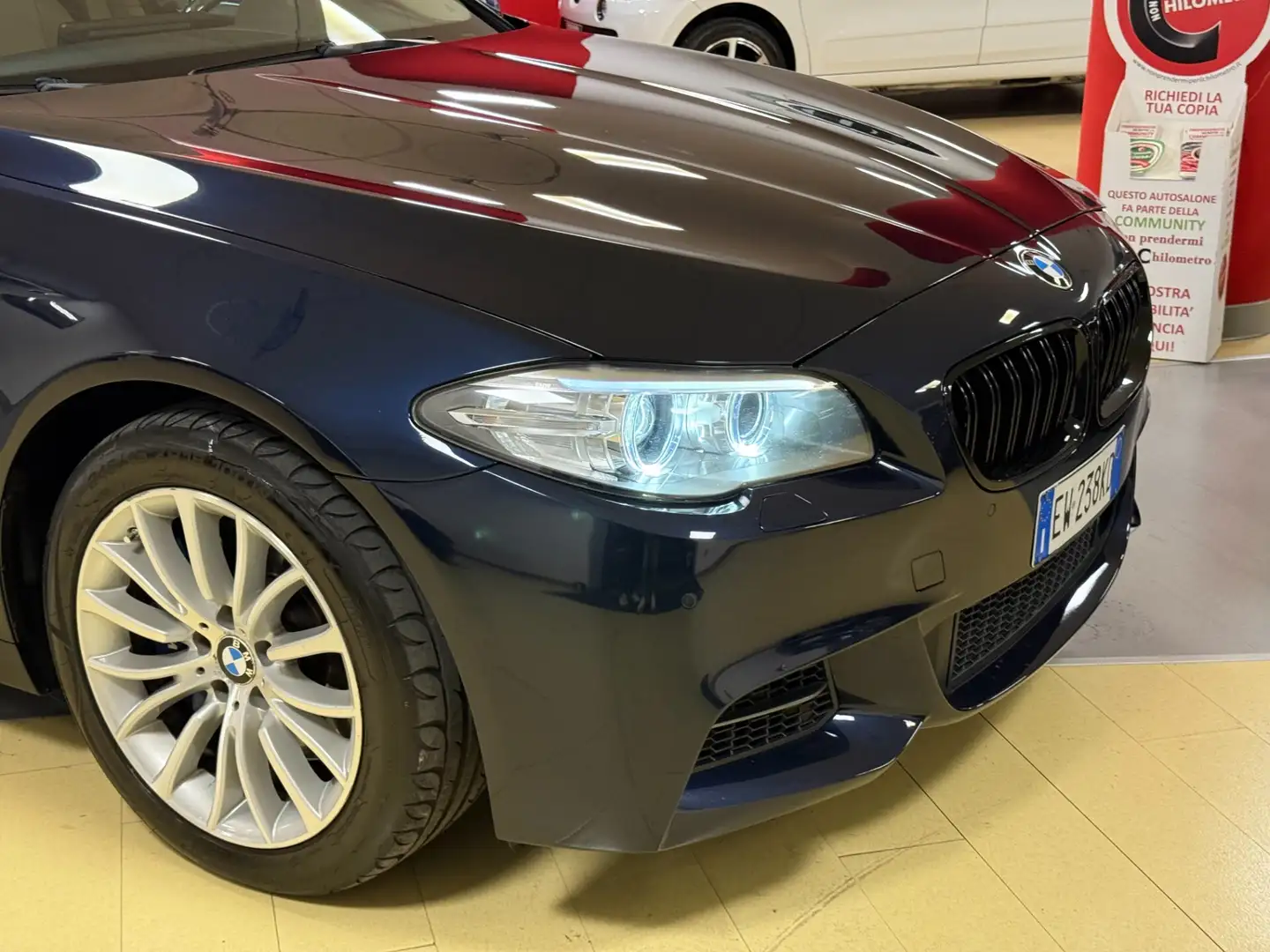 BMW 530 530dA 258CV Touring Luxury Bleu - 2