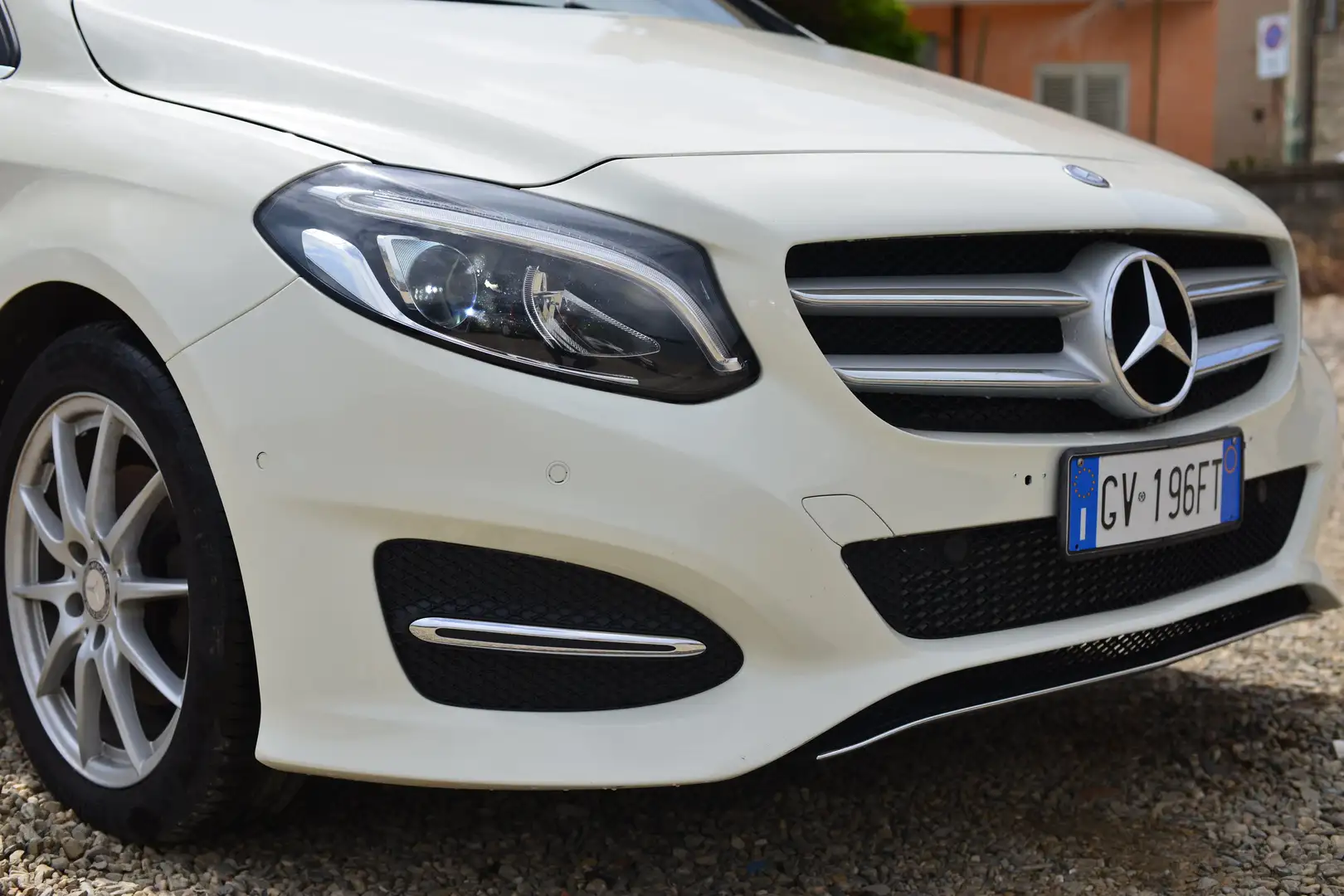 Mercedes-Benz B 180 Business Bílá - 2