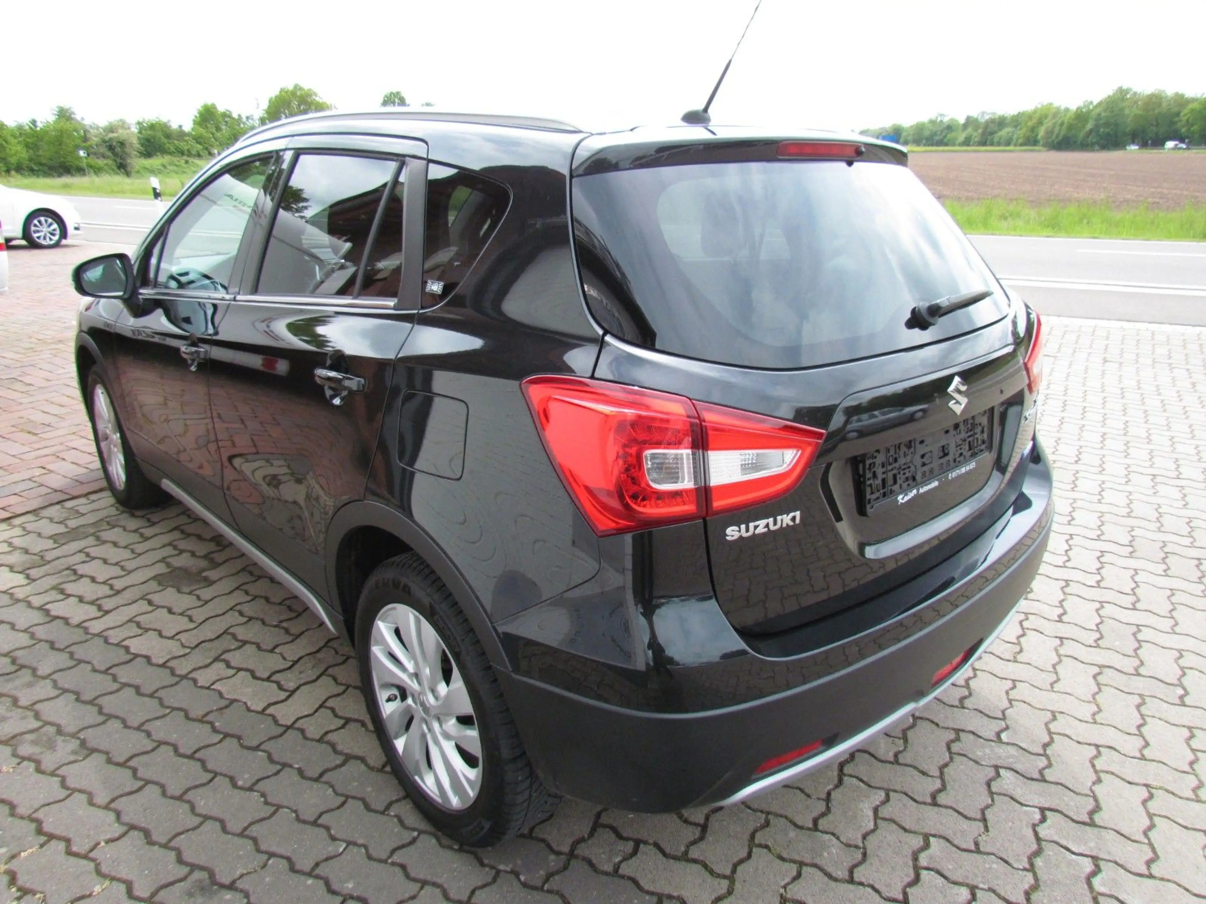 Suzuki SX4 S-Cross Comfort +Tüv+Allwetter+ — photo 4