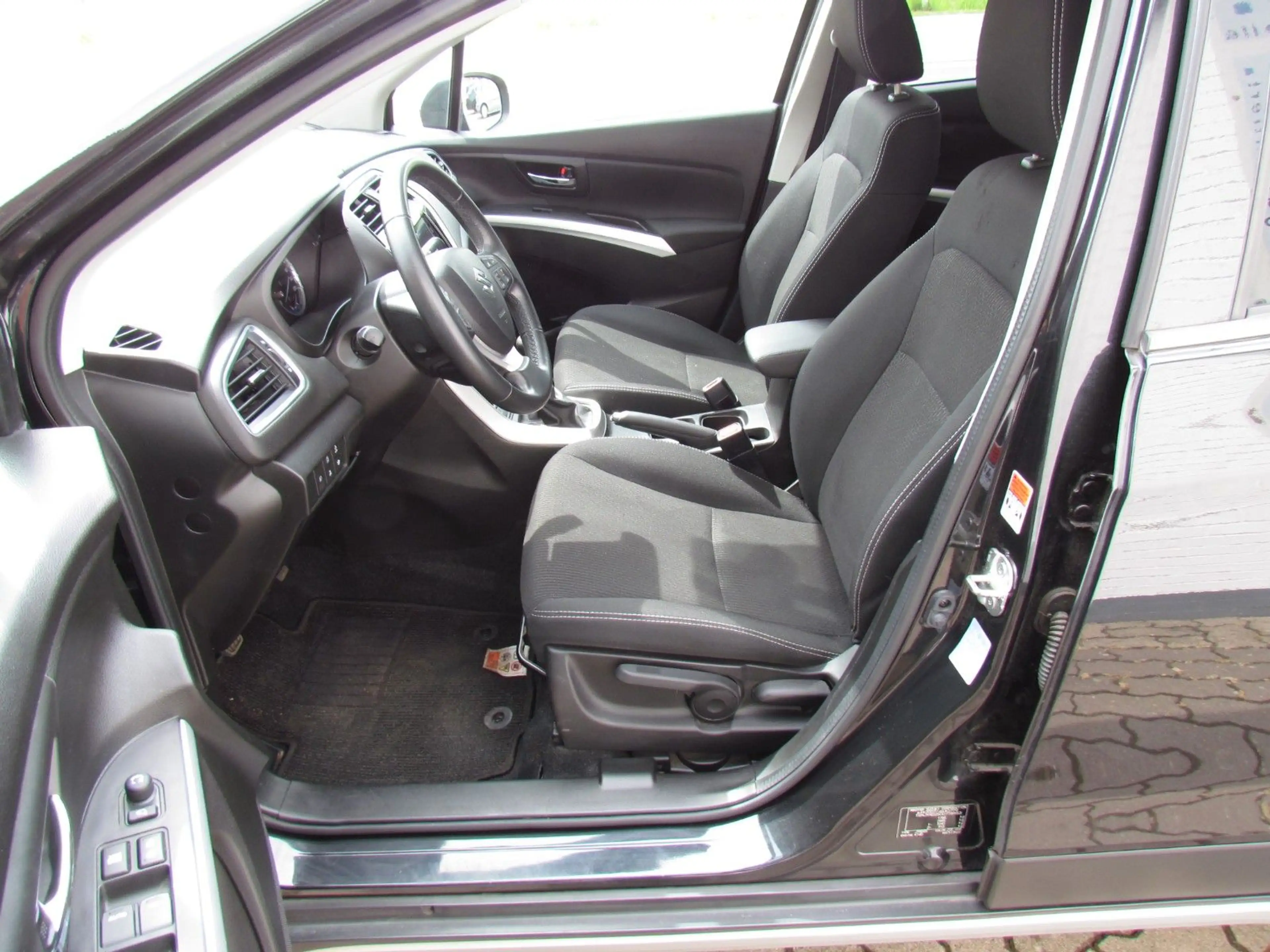 Suzuki SX4 S-Cross Comfort +Tüv+Allwetter+ — photo 12