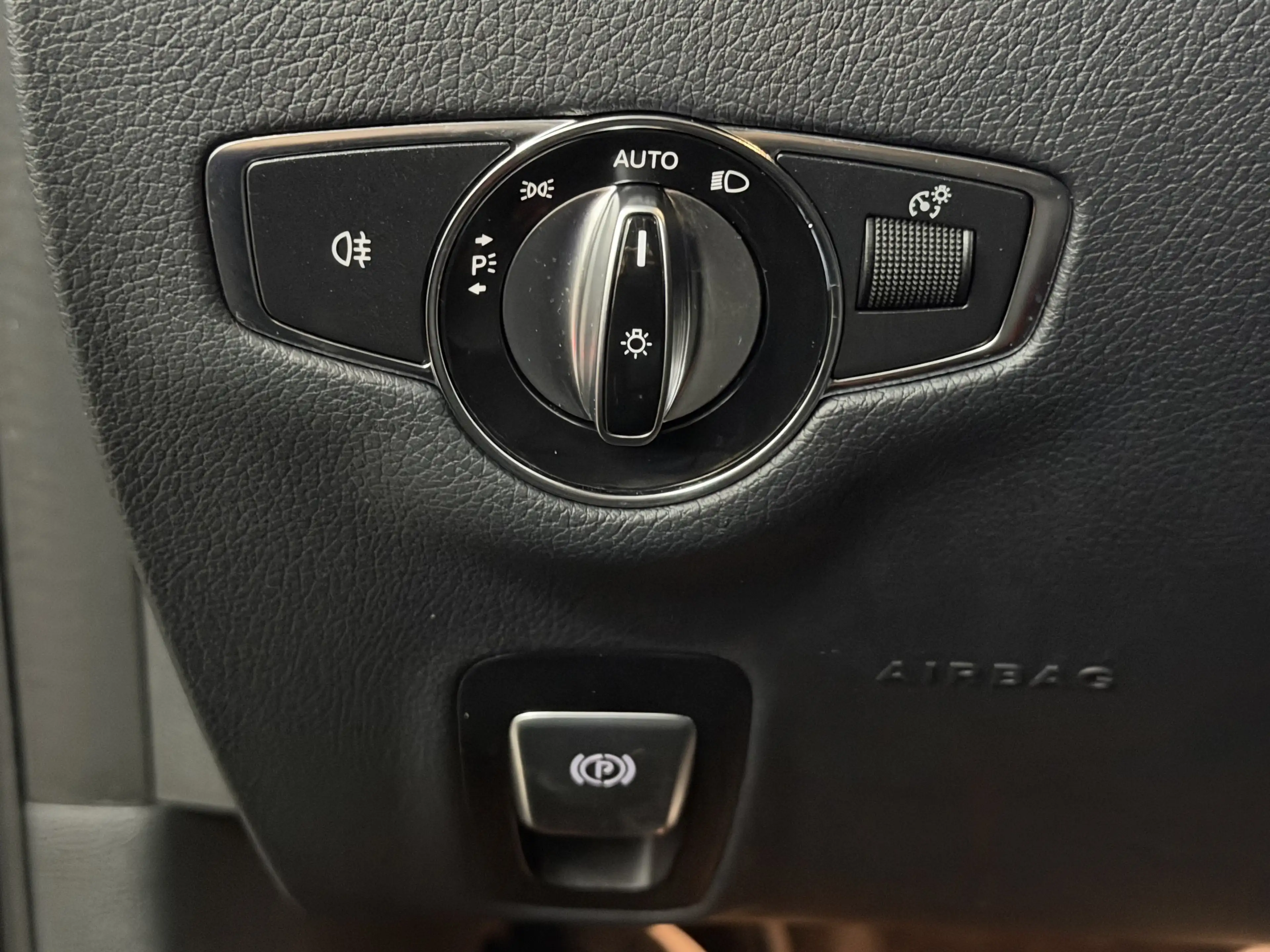 Mercedes-Benz E 220 d T 9G-TRONIC | RFK | LED | DAB — photo 15