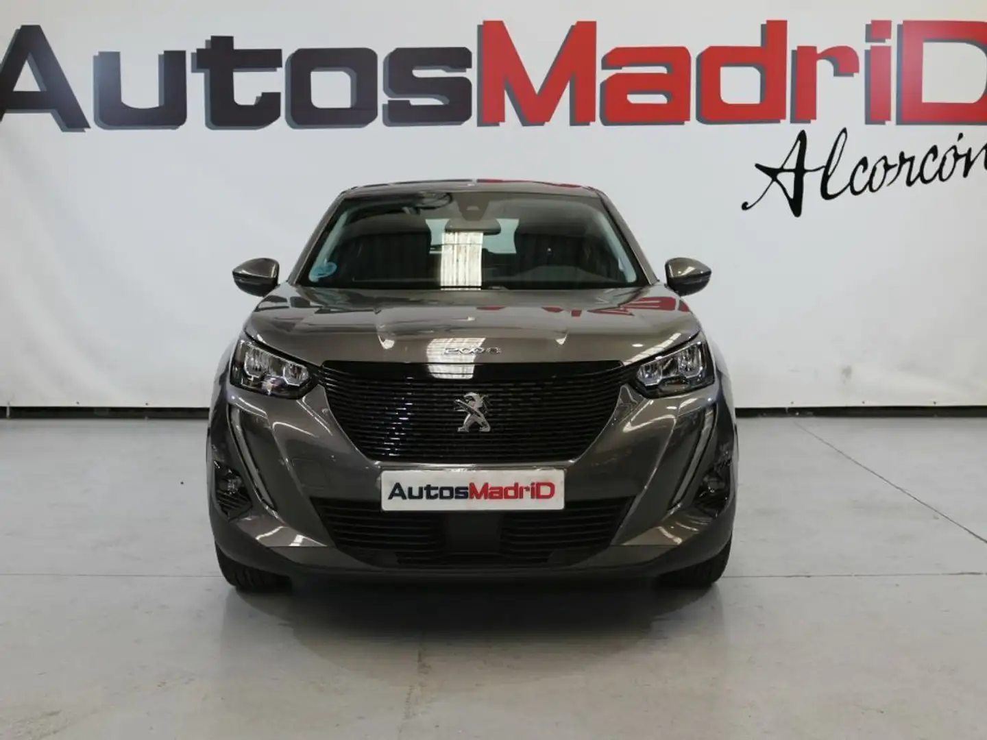Peugeot 2008 Active Puretech 100 S&S BVM6 Grau - 2