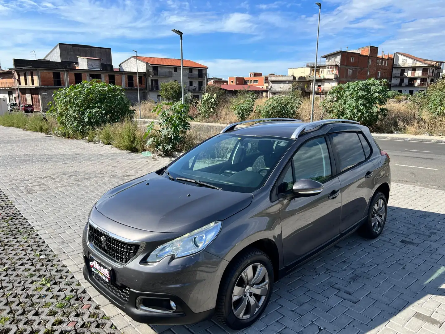 Peugeot 2008 BlueHDi 100 Allure Grigio - 1