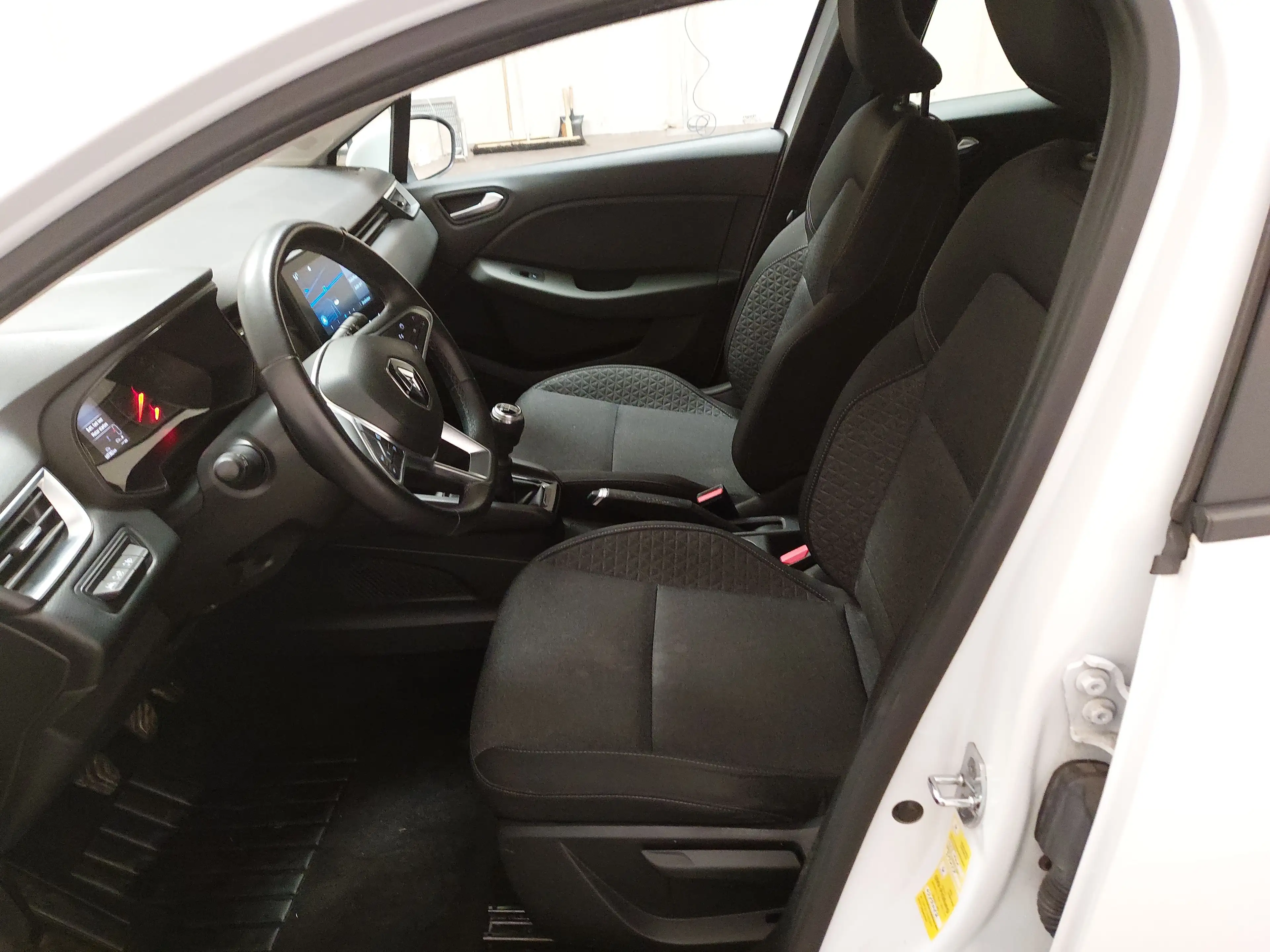 Renault Clio V 1.5 BLUE dCi 100 Business Ed. NAVI LED SHZ PDC — photo 6
