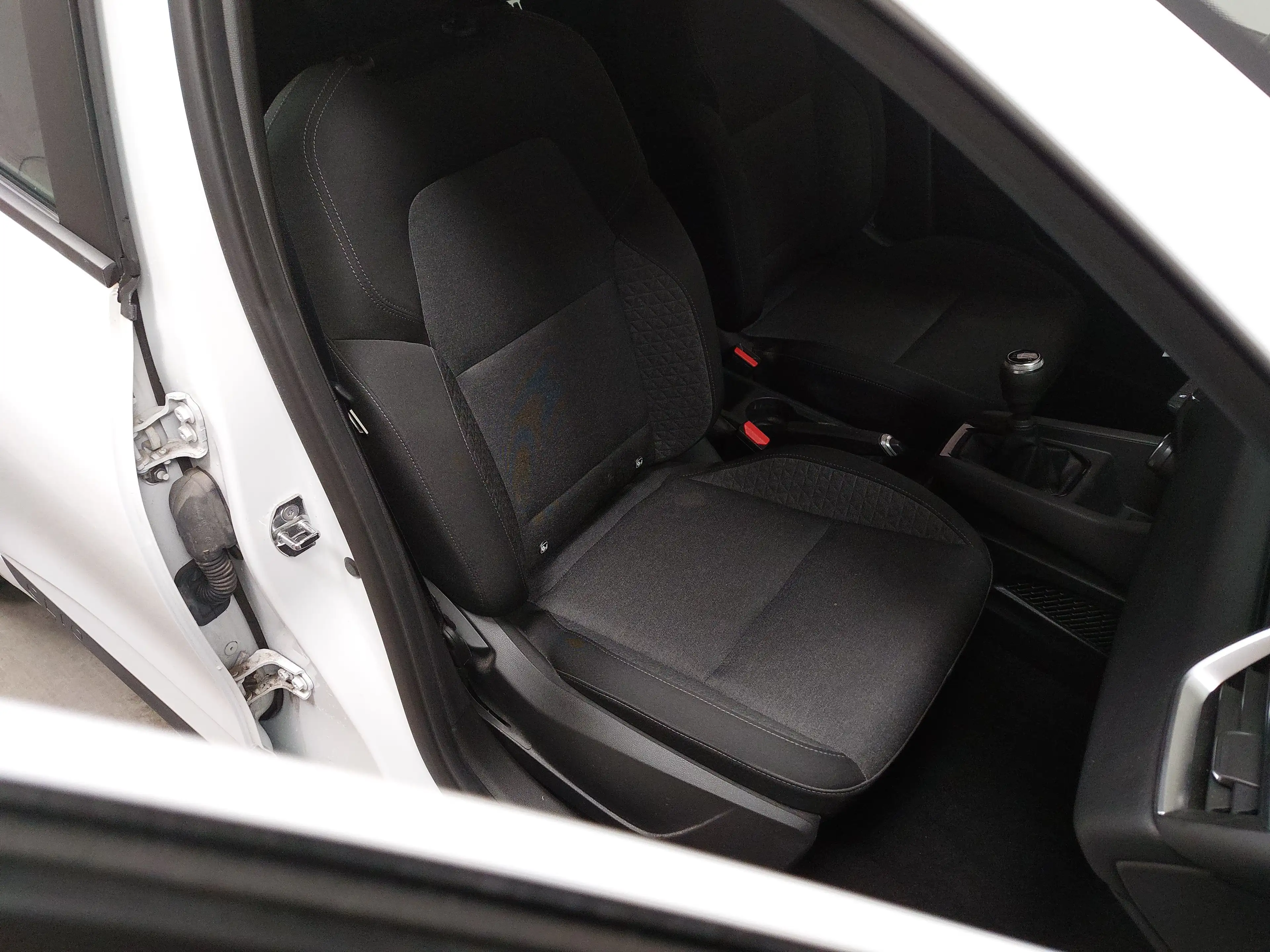 Renault Clio V 1.5 BLUE dCi 100 Business Ed. NAVI LED SHZ PDC — photo 10