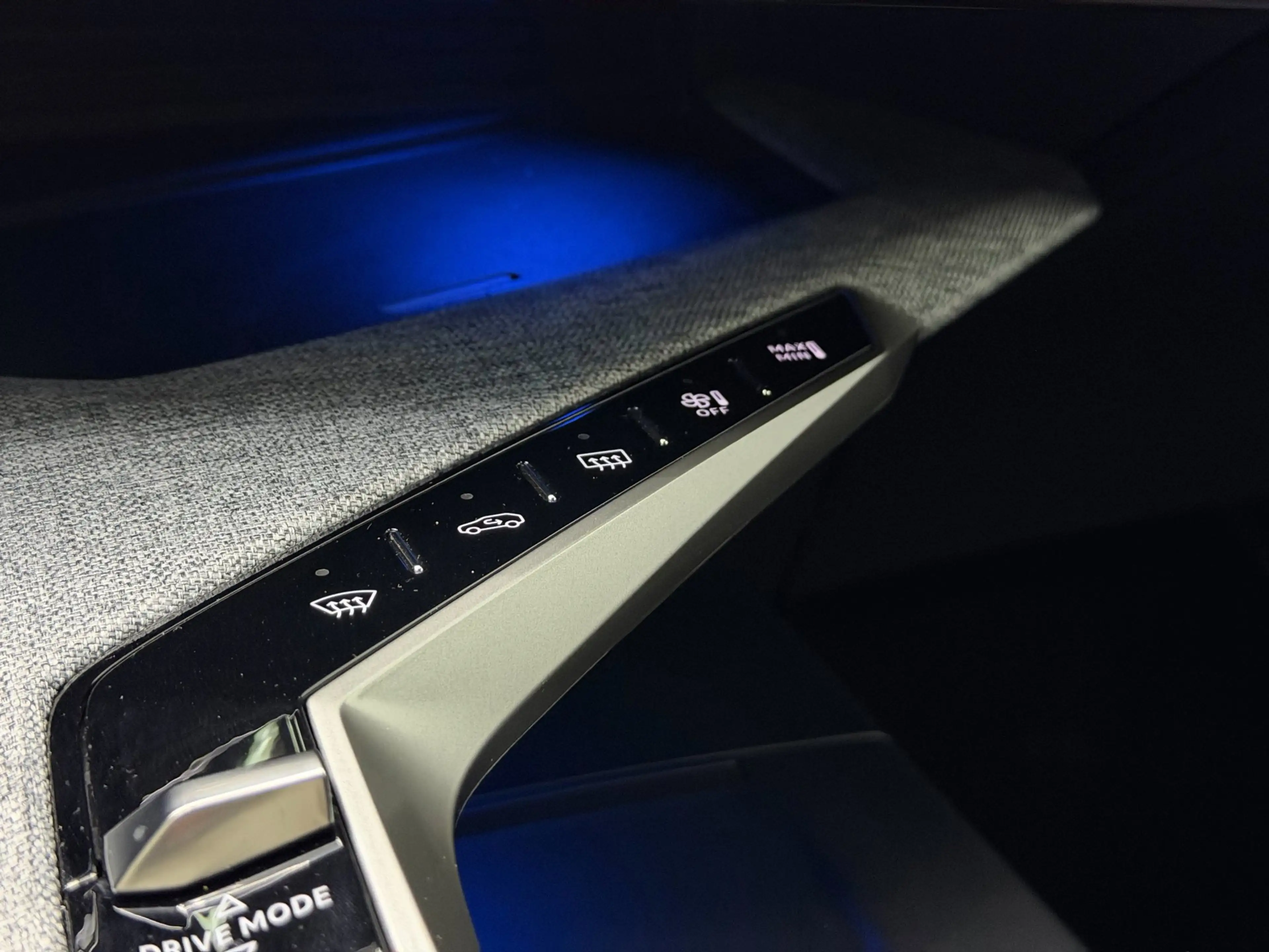 Peugeot 5008 1.2 Hybrid 145 GT 7p - (360) Camera - ACC - Clima — photo 44