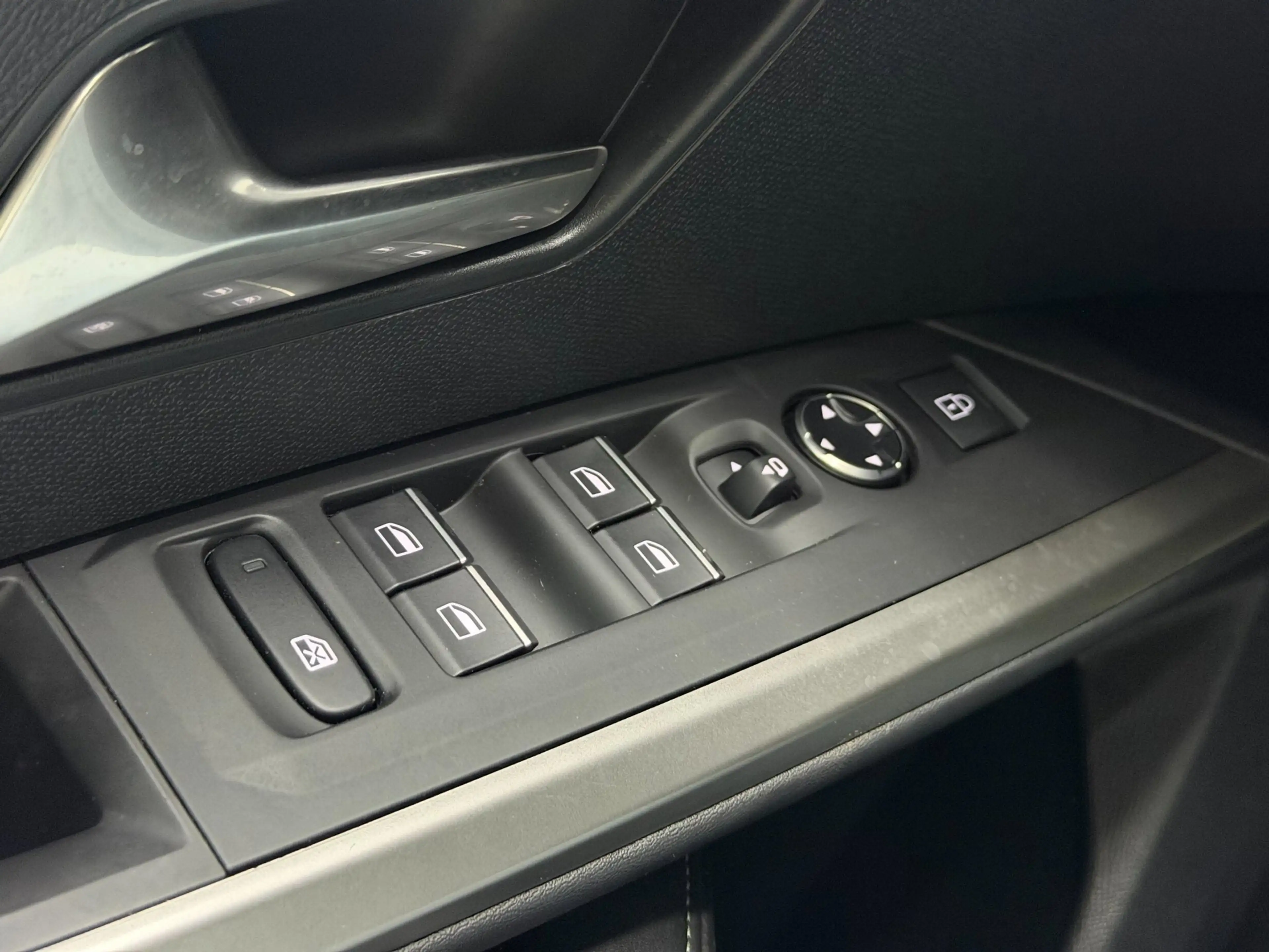 Peugeot 5008 1.2 Hybrid 145 GT 7p - (360) Camera - ACC - Clima — photo 47