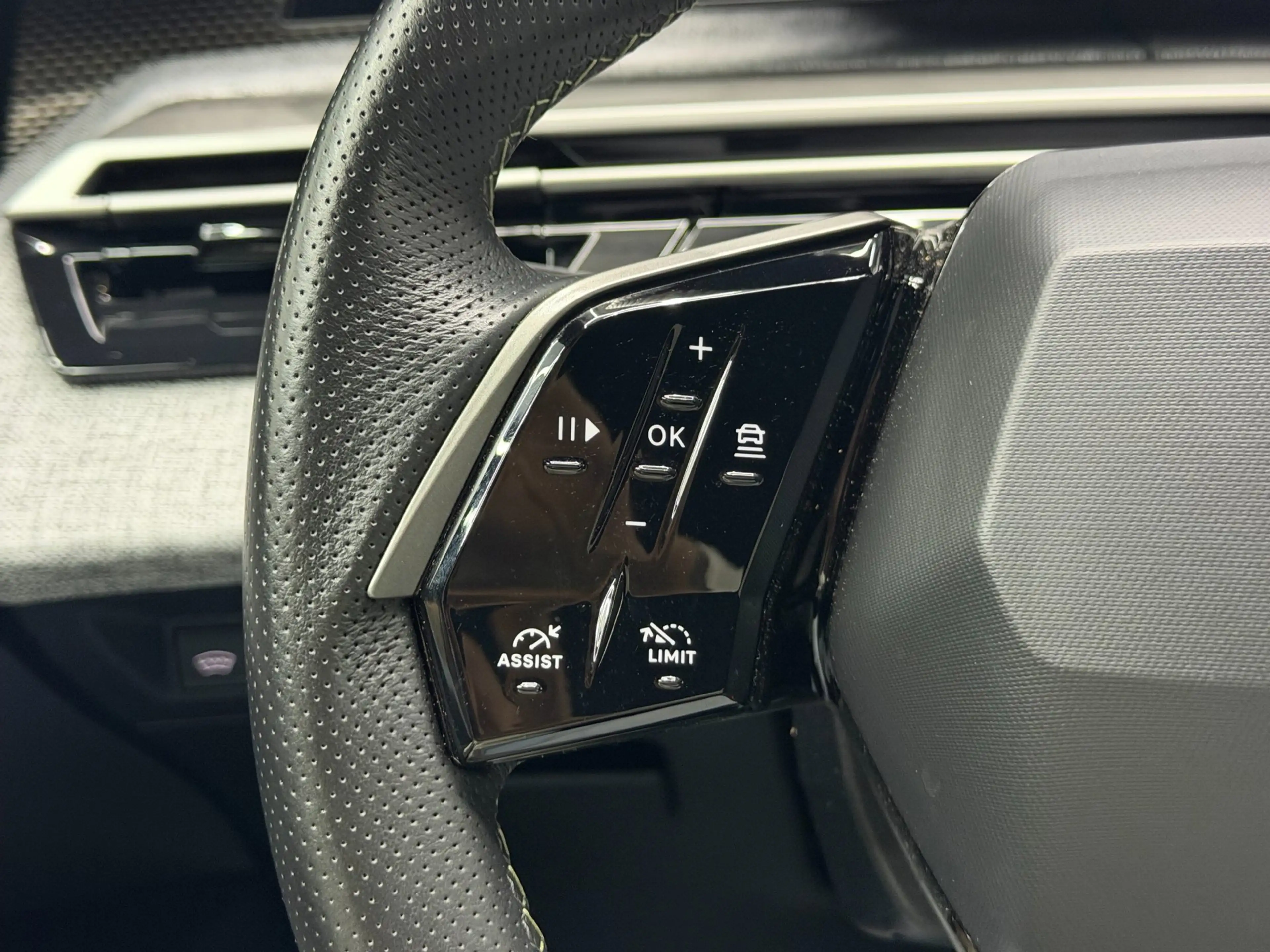 Peugeot 5008 1.2 Hybrid 145 GT 7p - (360) Camera - ACC - Clima — photo 26