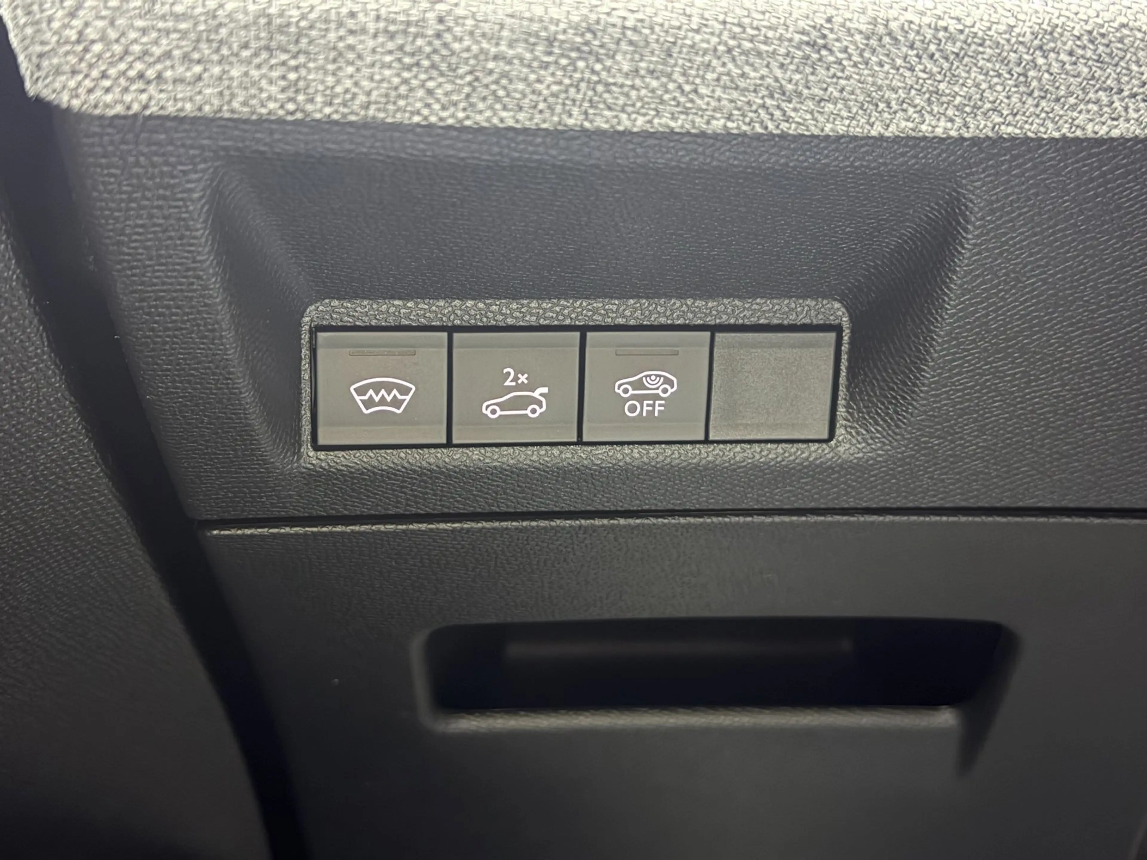 Peugeot 5008 1.2 Hybrid 145 GT 7p - (360) Camera - ACC - Clima — photo 46