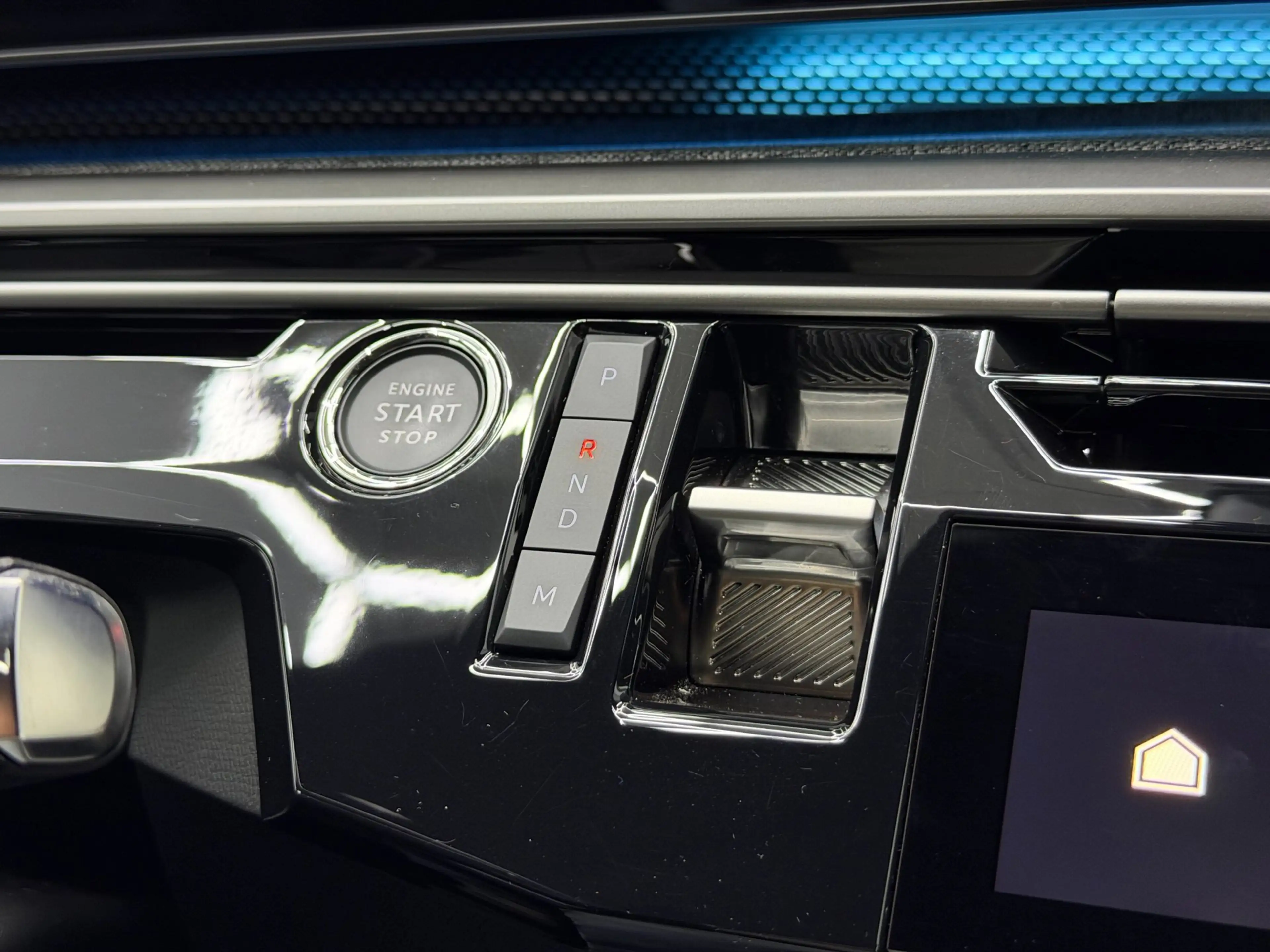 Peugeot 5008 1.2 Hybrid 145 GT 7p - (360) Camera - ACC - Clima — photo 24