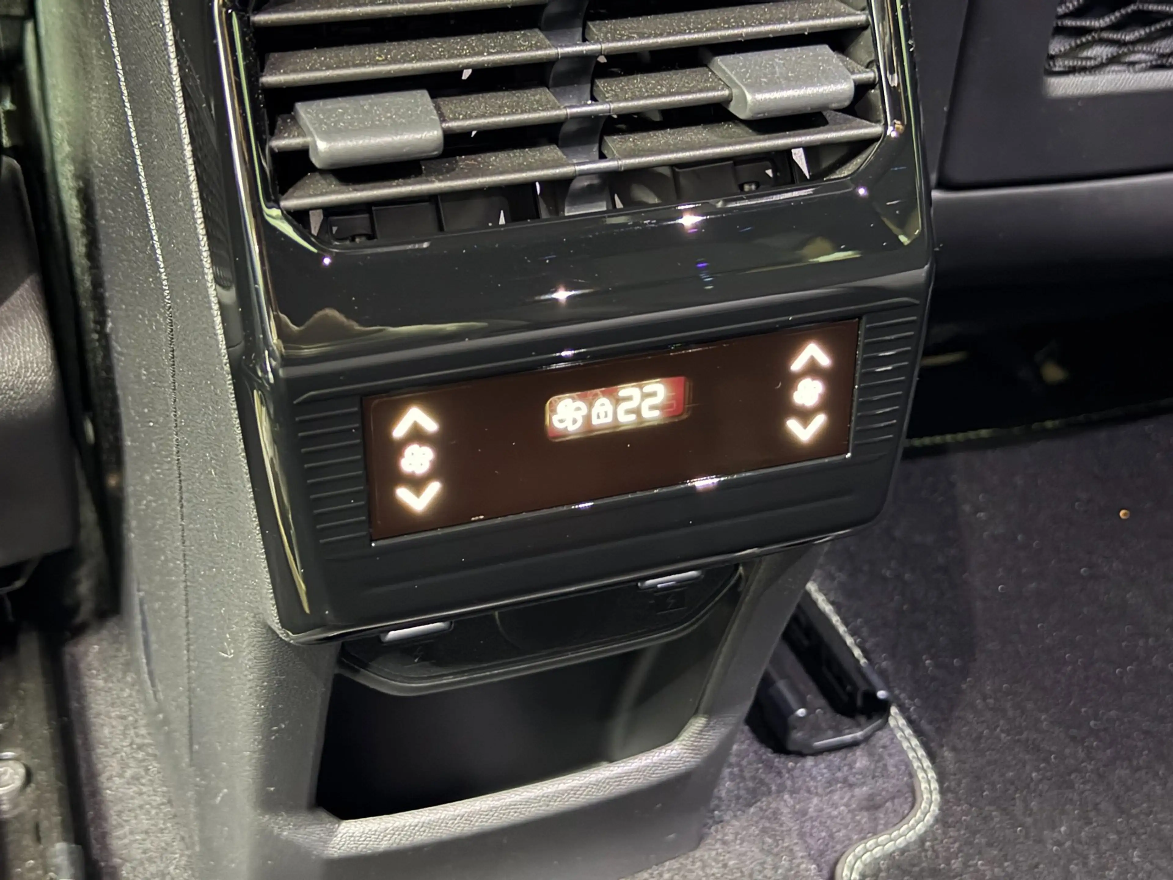 Peugeot 5008 1.2 Hybrid 145 GT 7p - (360) Camera - ACC - Clima — photo 18