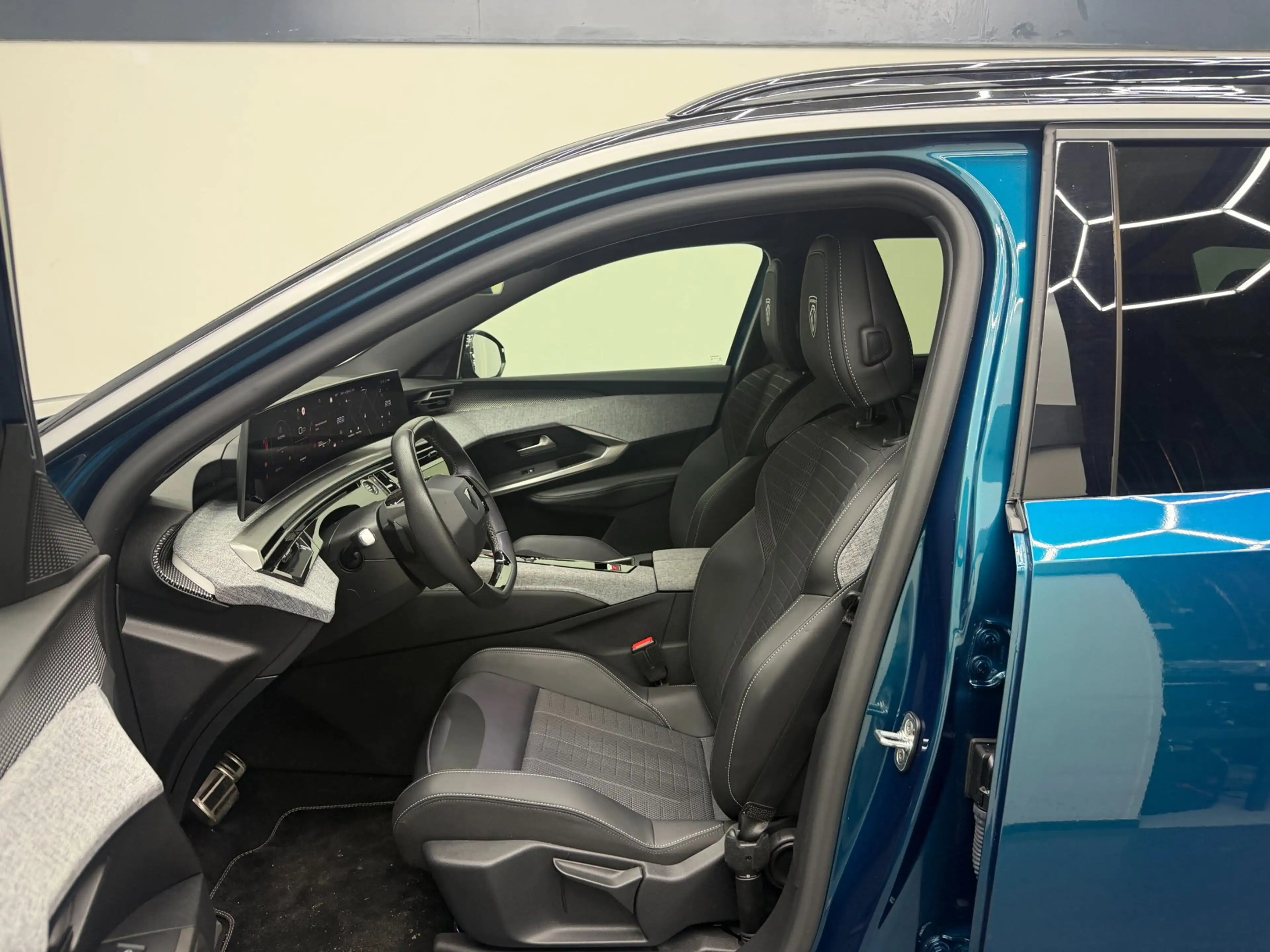 Peugeot 5008 1.2 Hybrid 145 GT 7p - (360) Camera - ACC - Clima — photo 10
