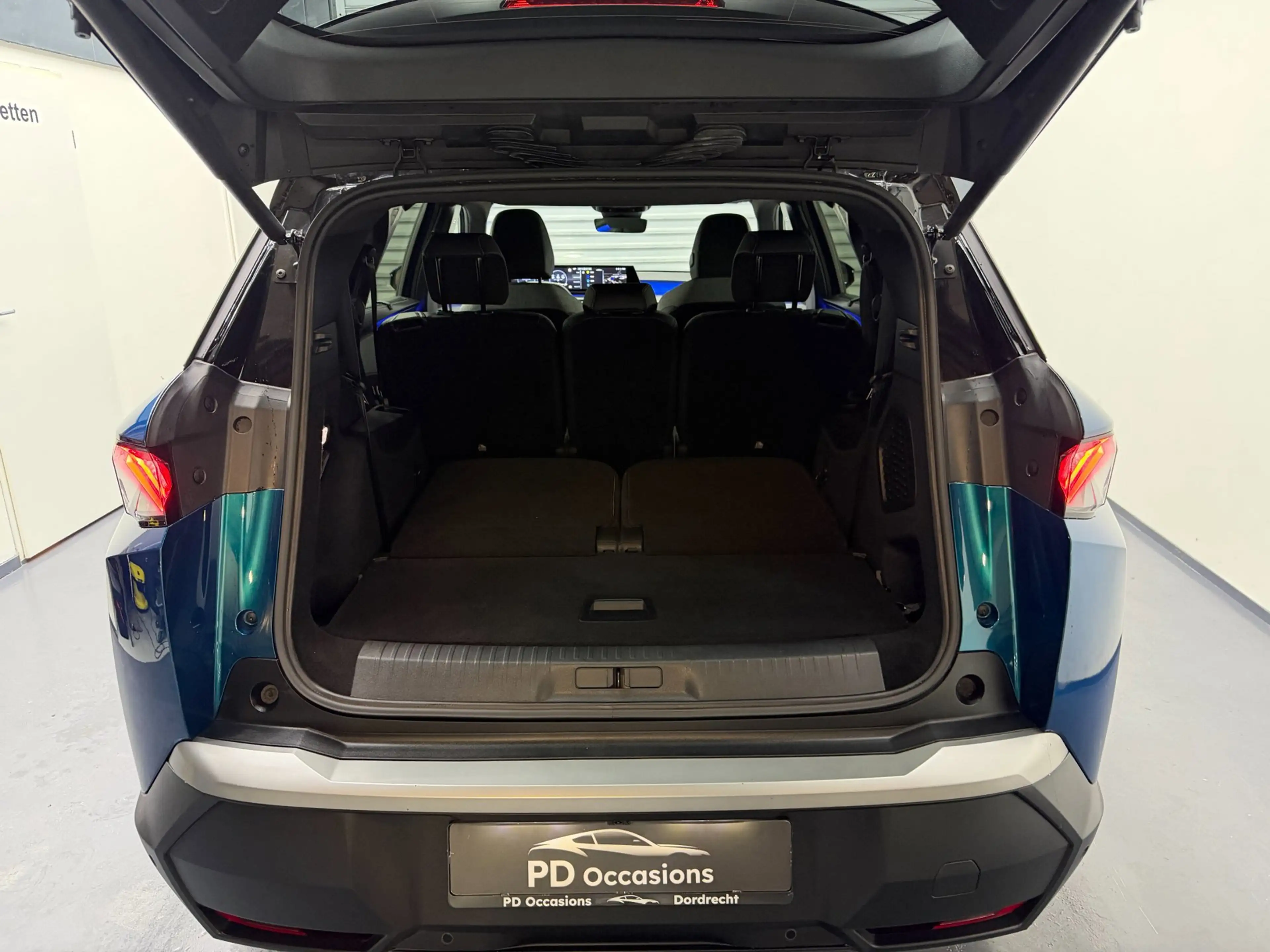 Peugeot 5008 1.2 Hybrid 145 GT 7p - (360) Camera - ACC - Clima — photo 6