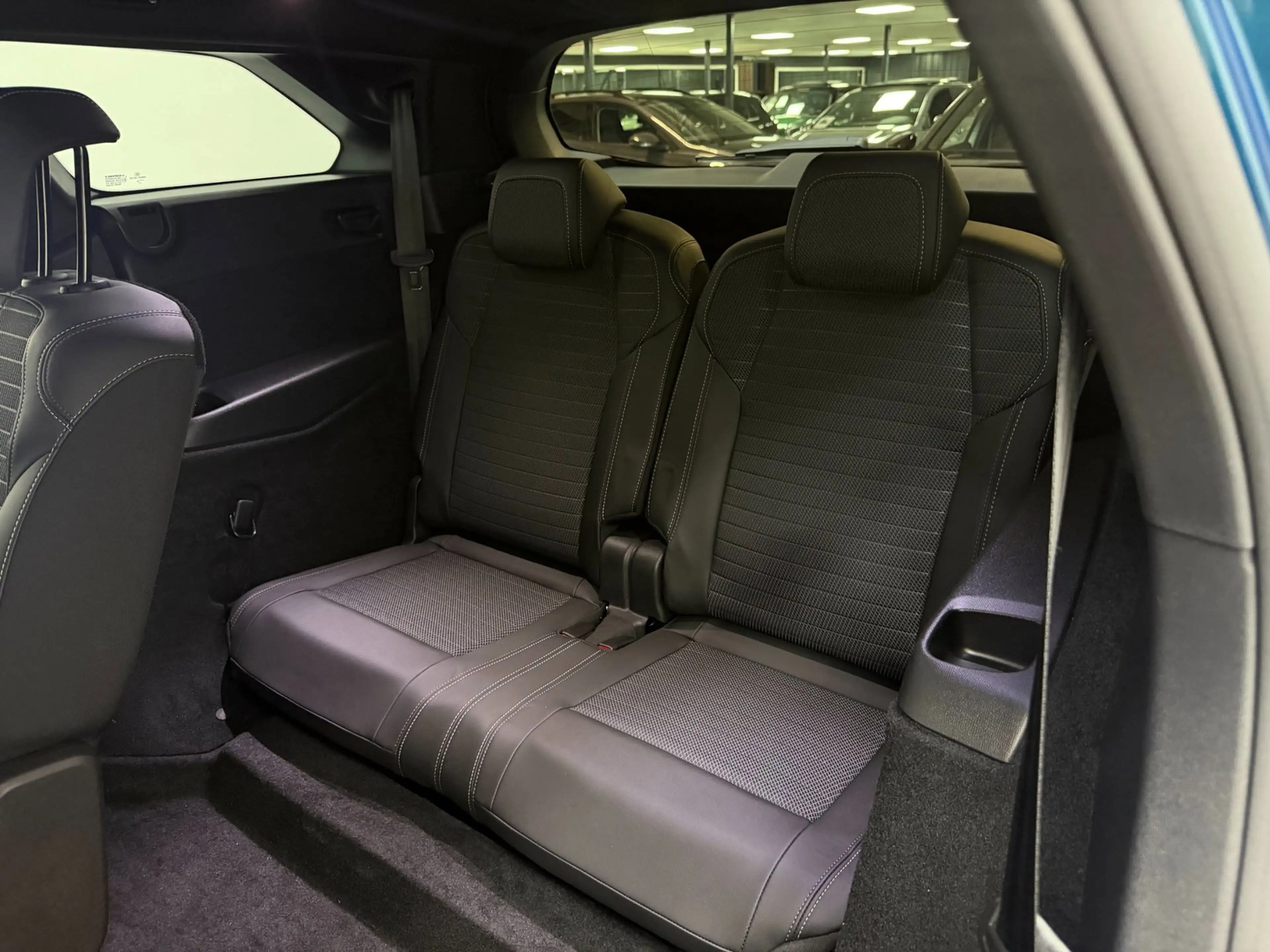 Peugeot 5008 1.2 Hybrid 145 GT 7p - (360) Camera - ACC - Clima — photo 19