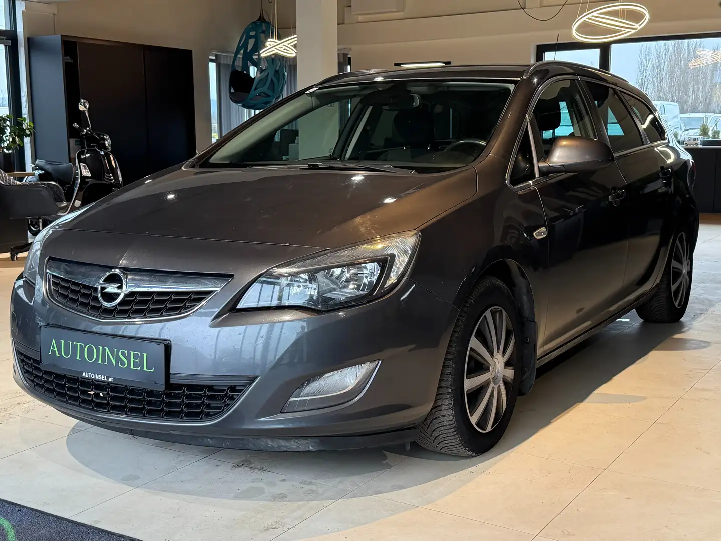 Opel Astra Sport Grau - 1