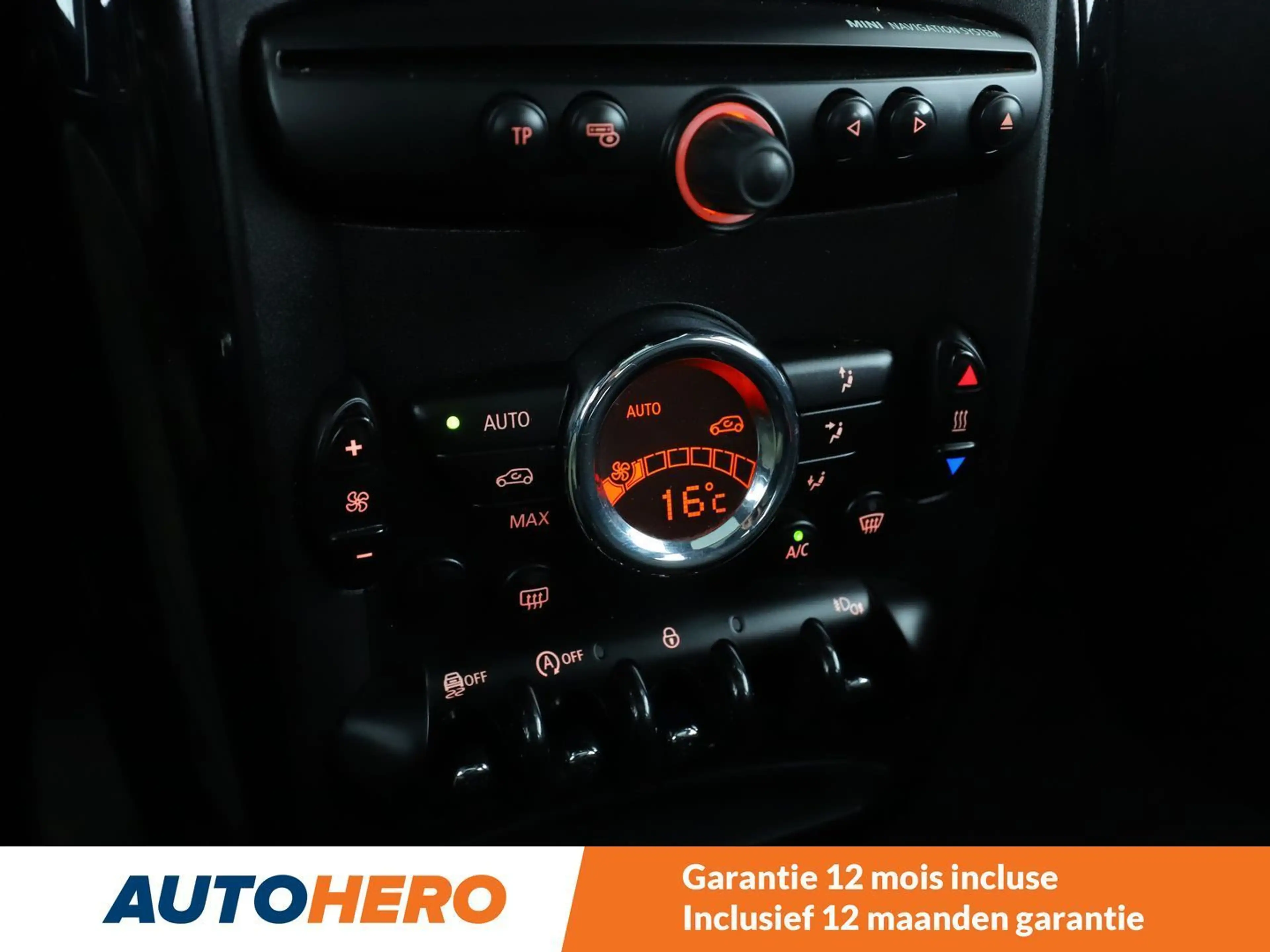 MINI One D Countryman One D — photo 10