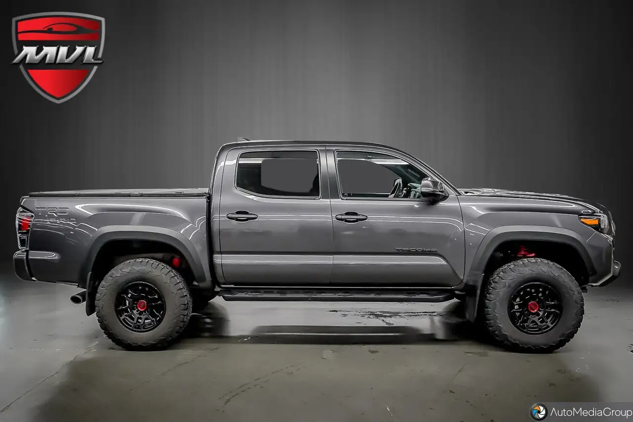 Toyota Tacoma снимка Toyota Tacoma