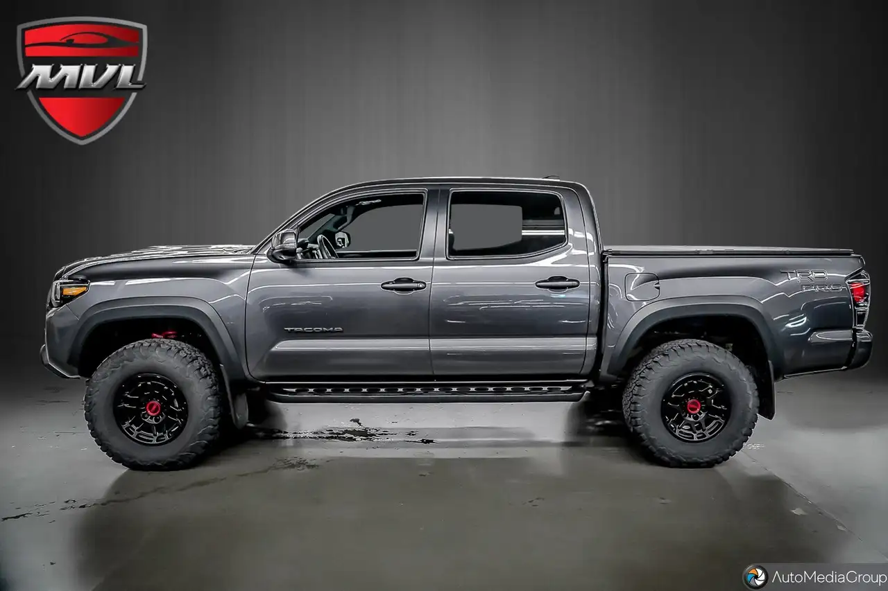 Toyota Tacoma снимка Toyota Tacoma