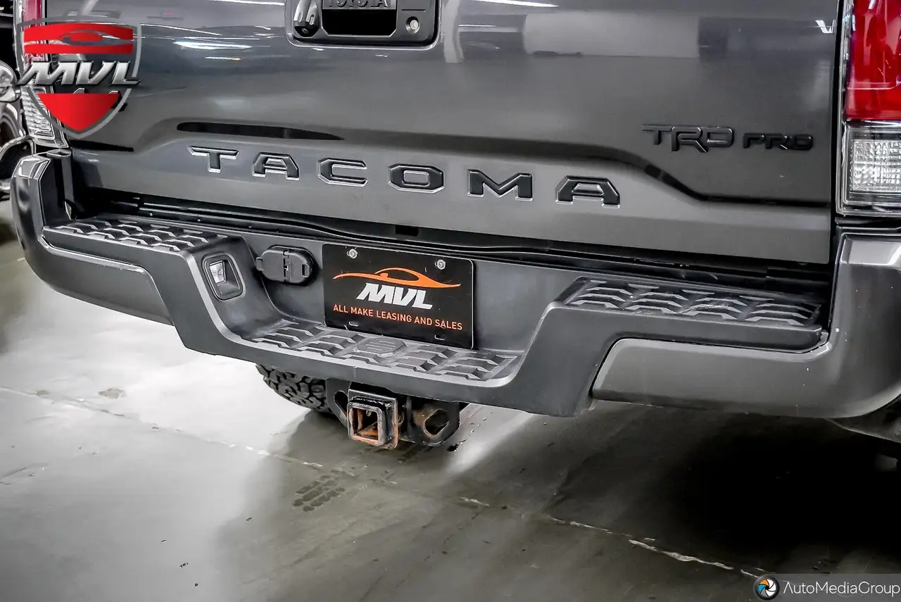 Toyota Tacoma снимка Toyota Tacoma