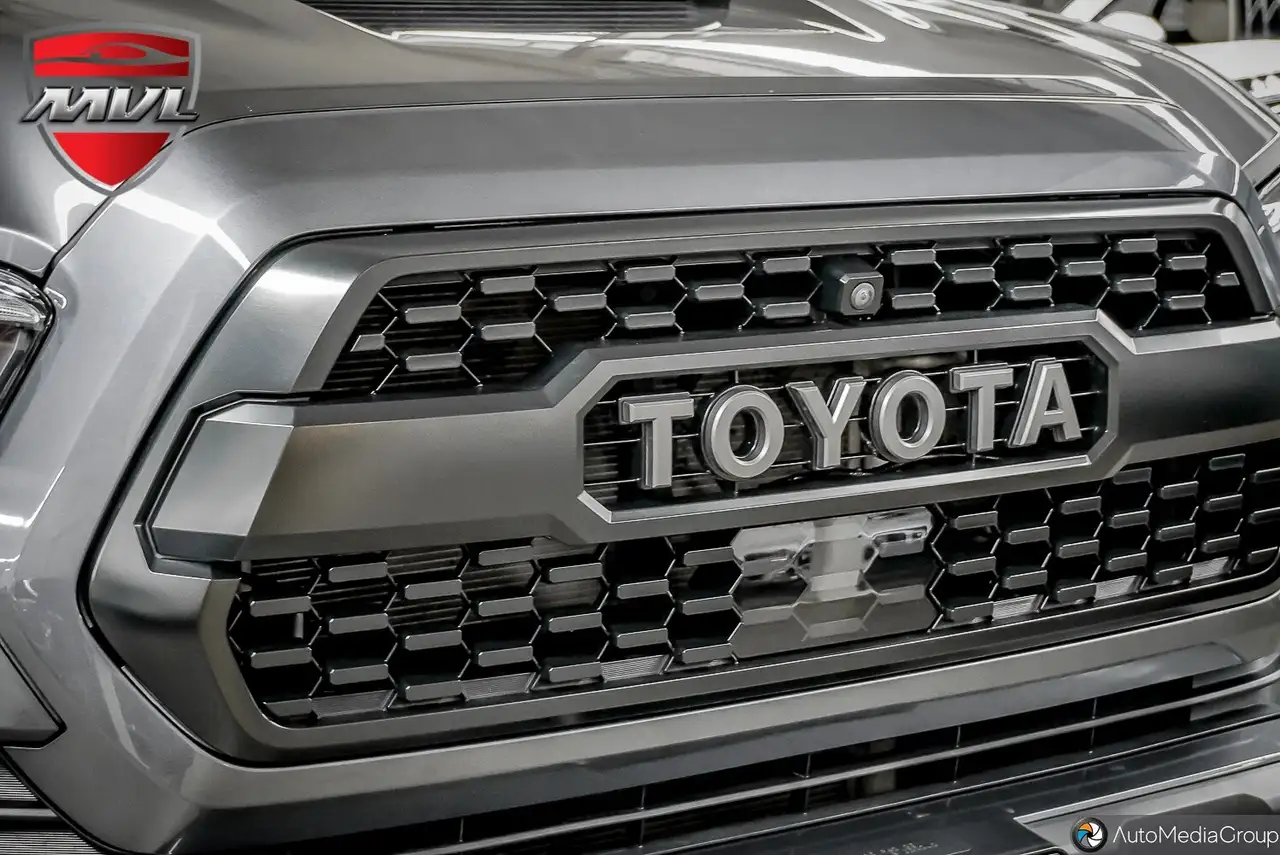 Toyota Tacoma снимка Toyota Tacoma