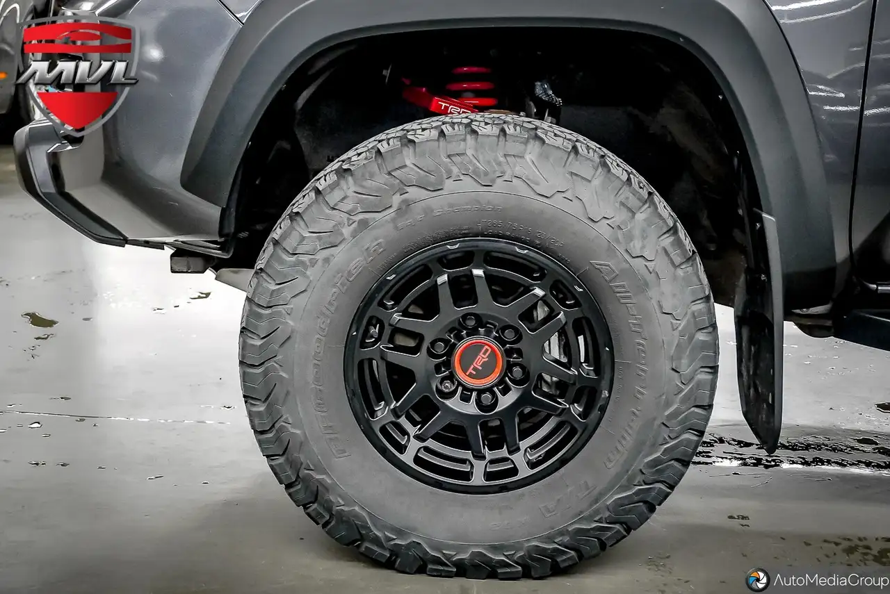 Toyota Tacoma снимка Toyota Tacoma