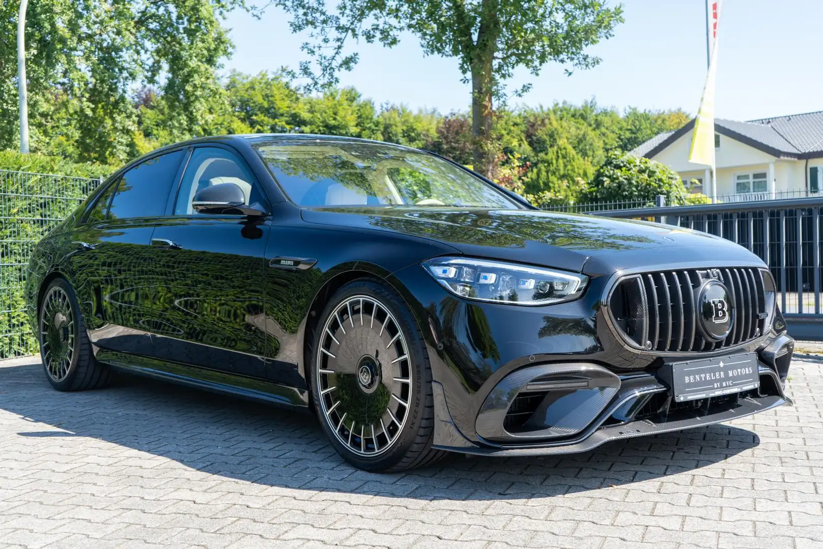 Mercedes-Benz S 63 AMG S930 BRABUS Černá - 2
