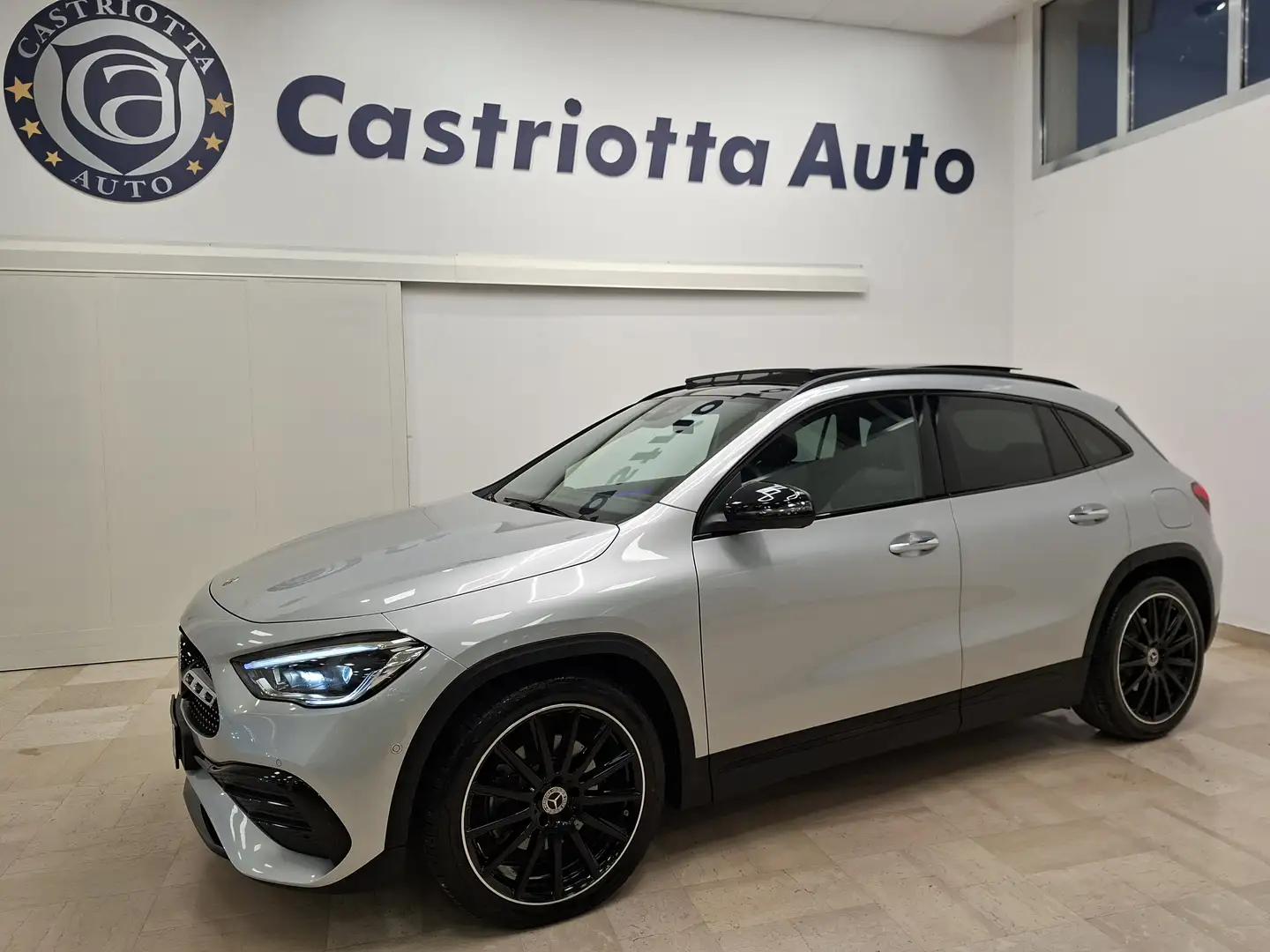 Mercedes-Benz GLA 220 d Premium AMG 4matic auto Tetto Apribile - 1