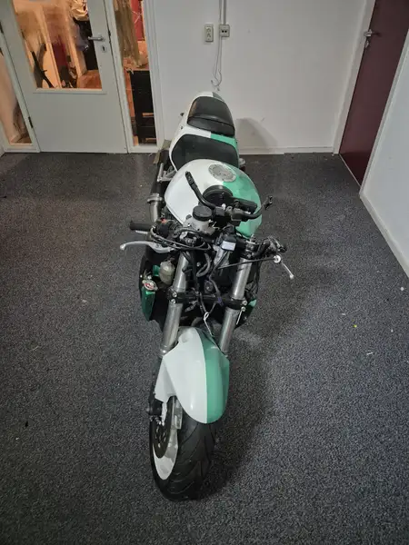 Honda CBR 900 RR - foto 5