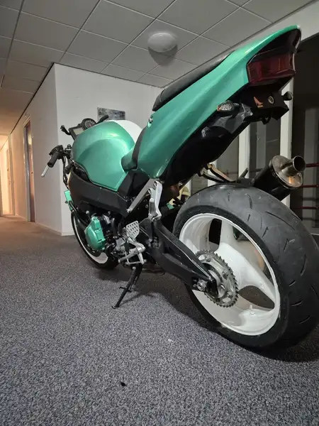 Honda CBR 900 RR - foto 7