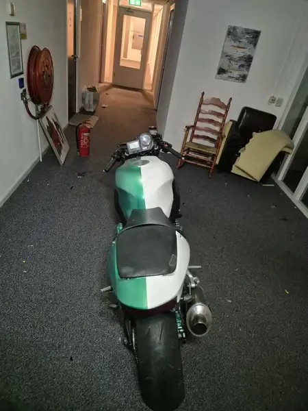 Honda CBR 900 RR - foto 6
