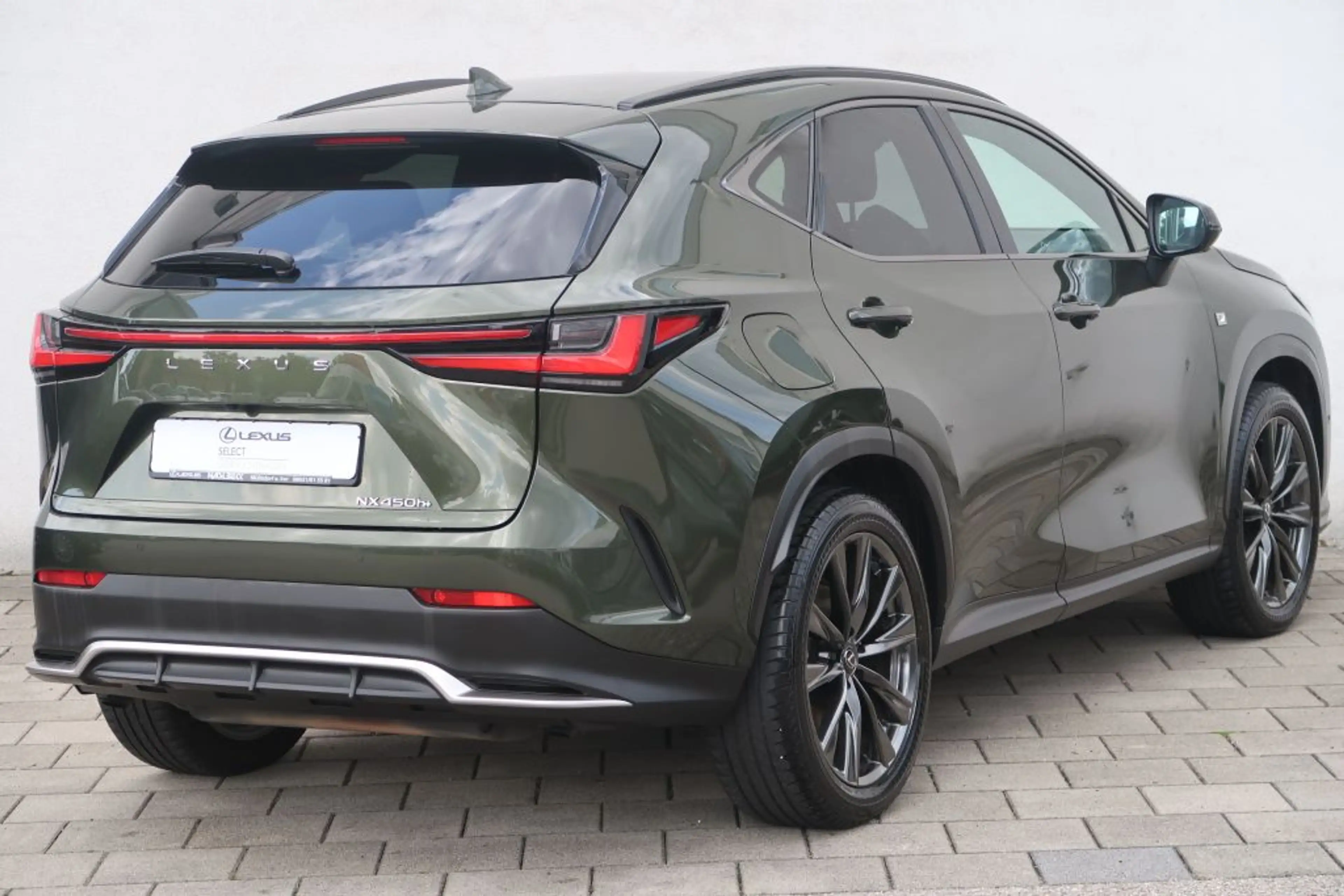 Lexus NX 450h+ E-FOUR F SPORT — photo 4