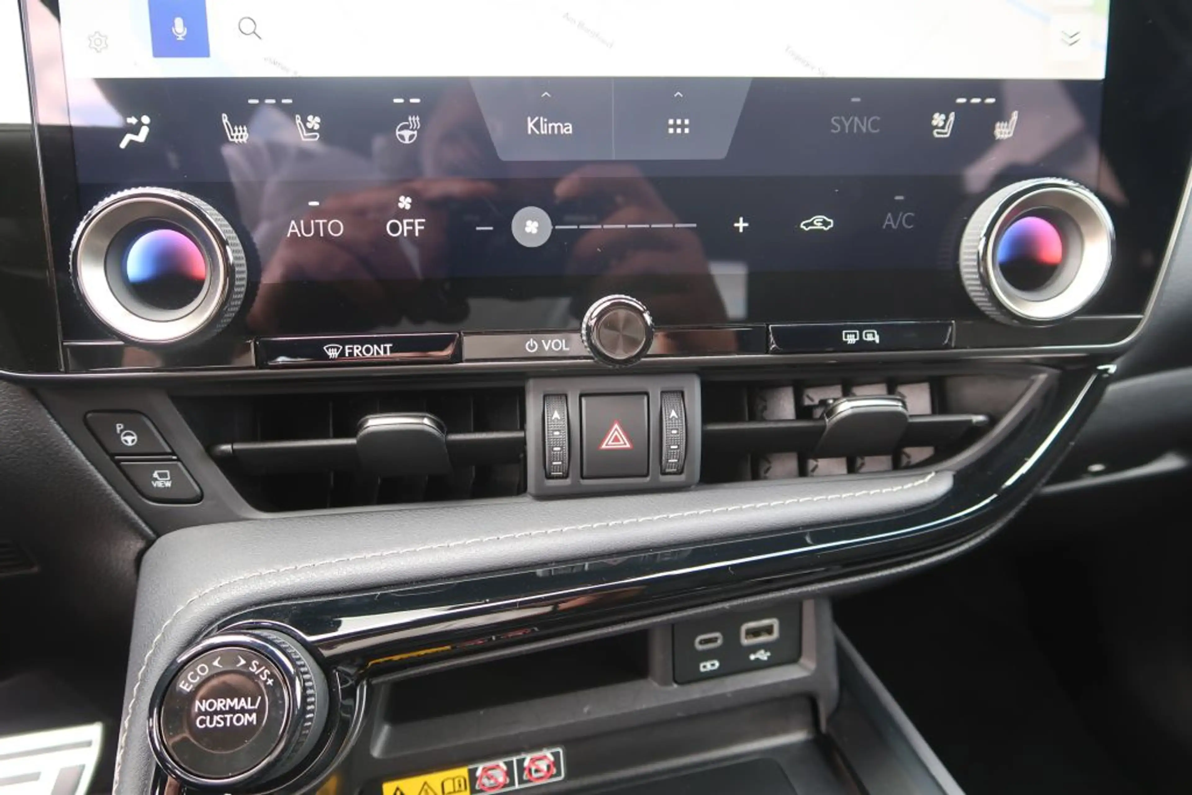 Lexus NX 450h+ E-FOUR F SPORT — photo 14