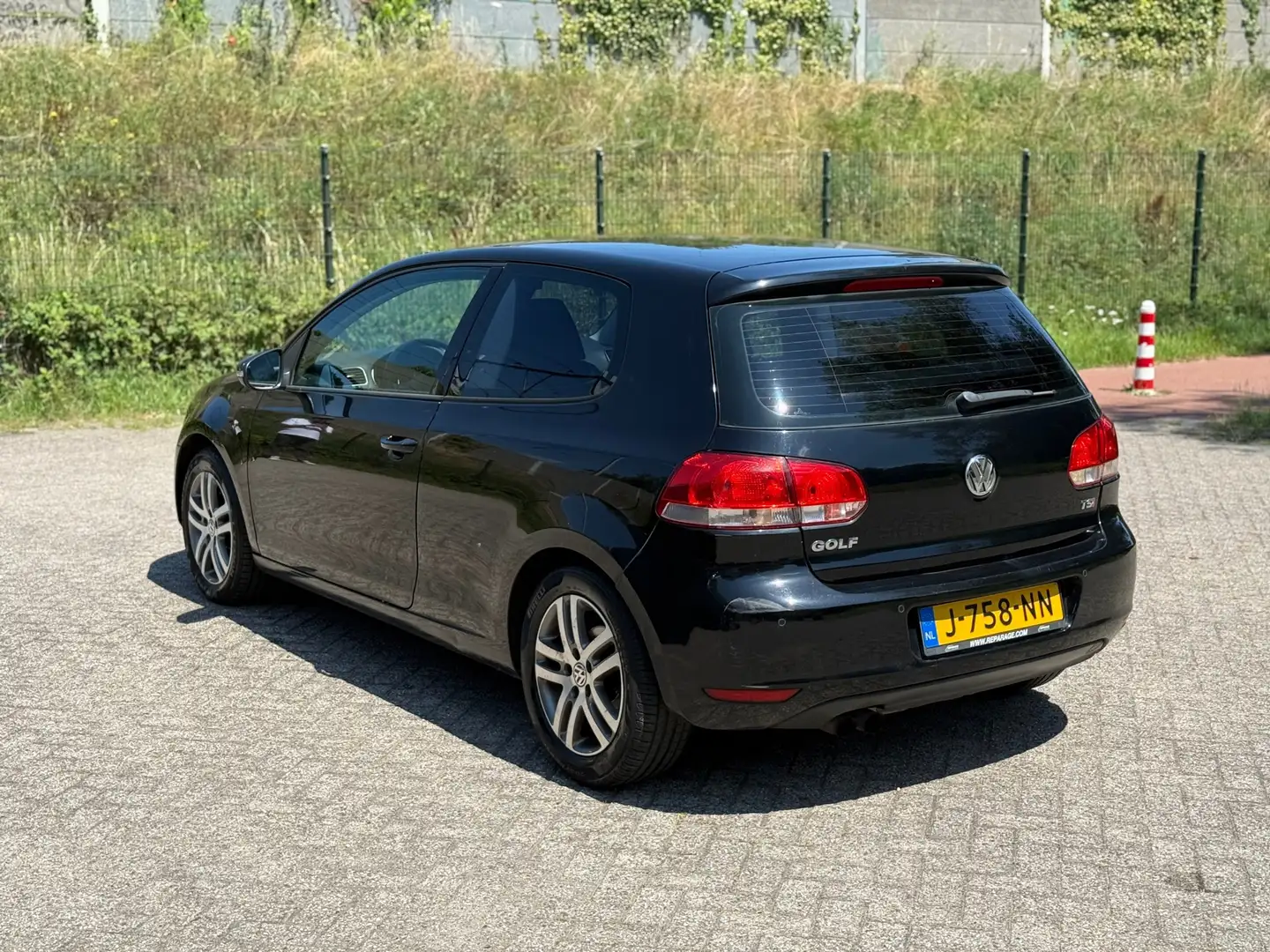 Volkswagen Golf 1.4 TSI Trendline nieuwe apk i inruilkoopje i AIRC Noir - 2
