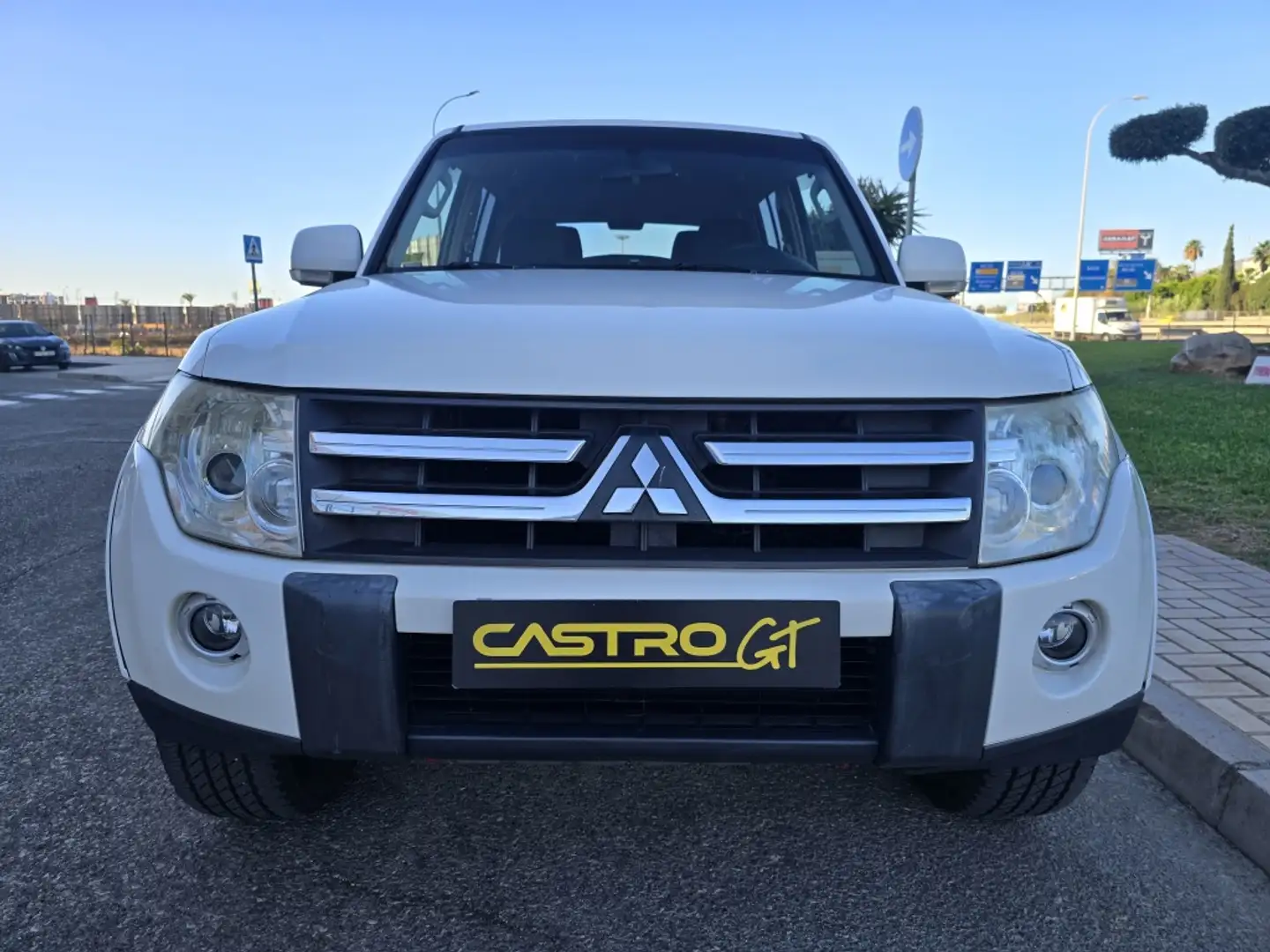 Mitsubishi Montero 3.2DI-D Invite Blanc - 2