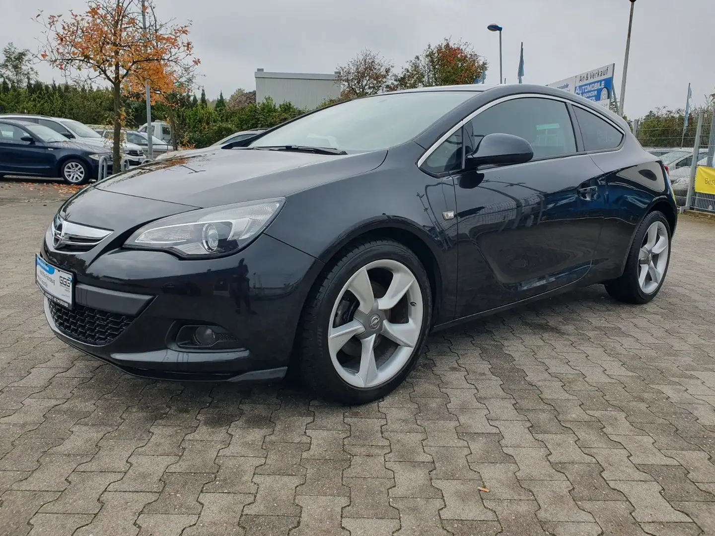 Opel Astra GTC 1.4 Turbo GARANTIE KLIMATRONIC NAVI Schwarz - 1