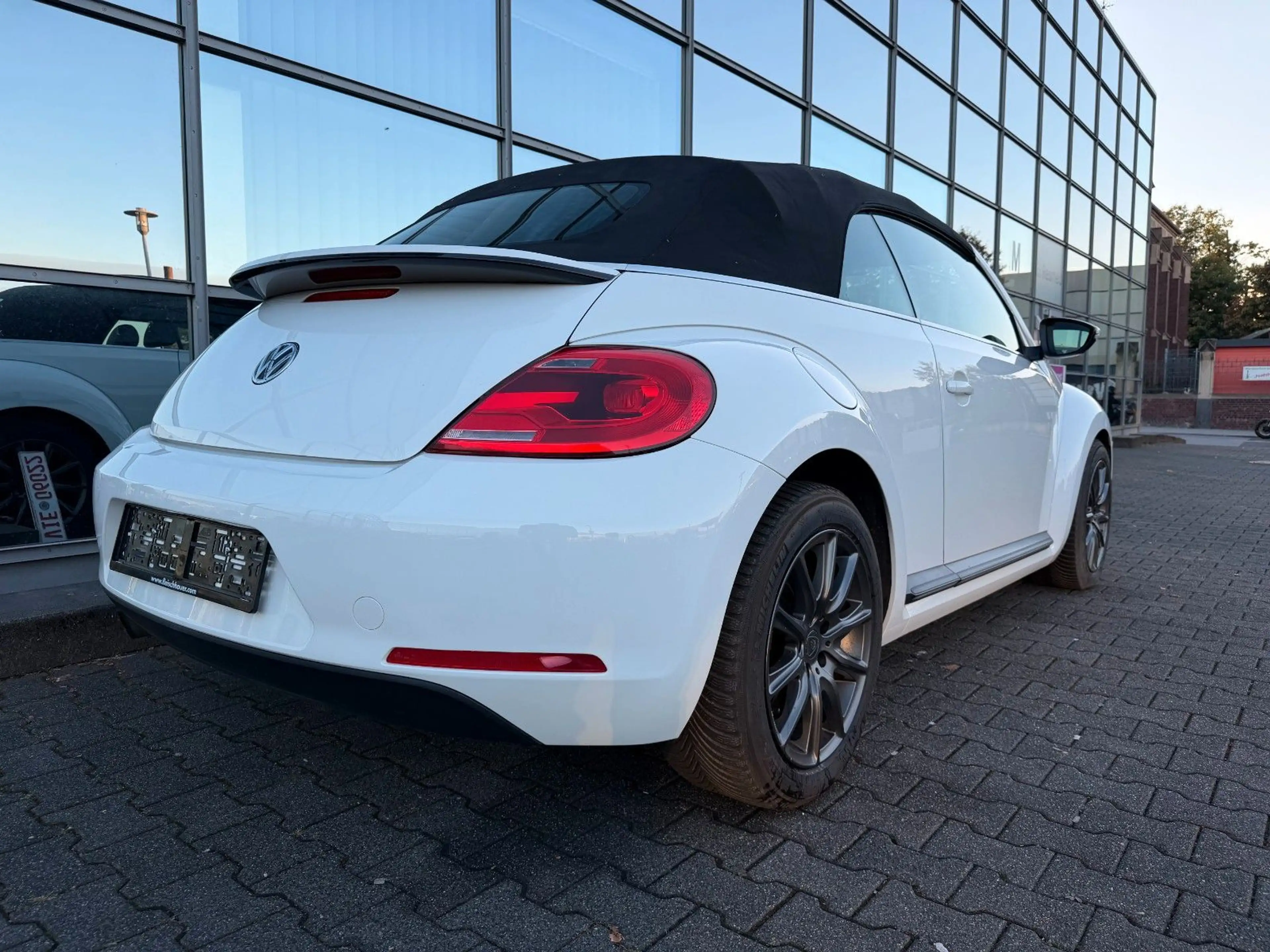 Volkswagen Beetle Cabriolet Basis 1.6 TDI Leder — photo 15