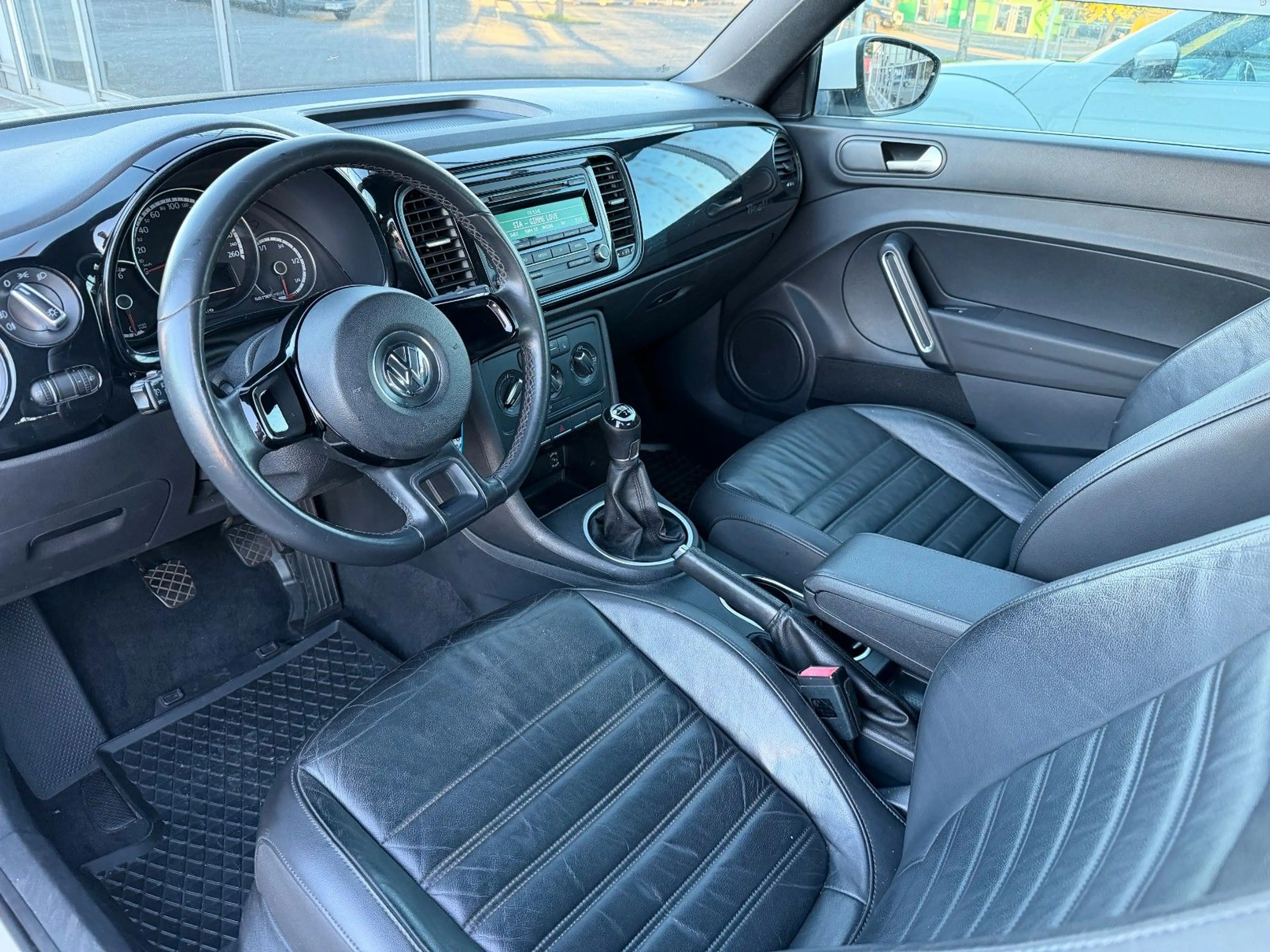 Volkswagen Beetle Cabriolet Basis 1.6 TDI Leder — photo 9