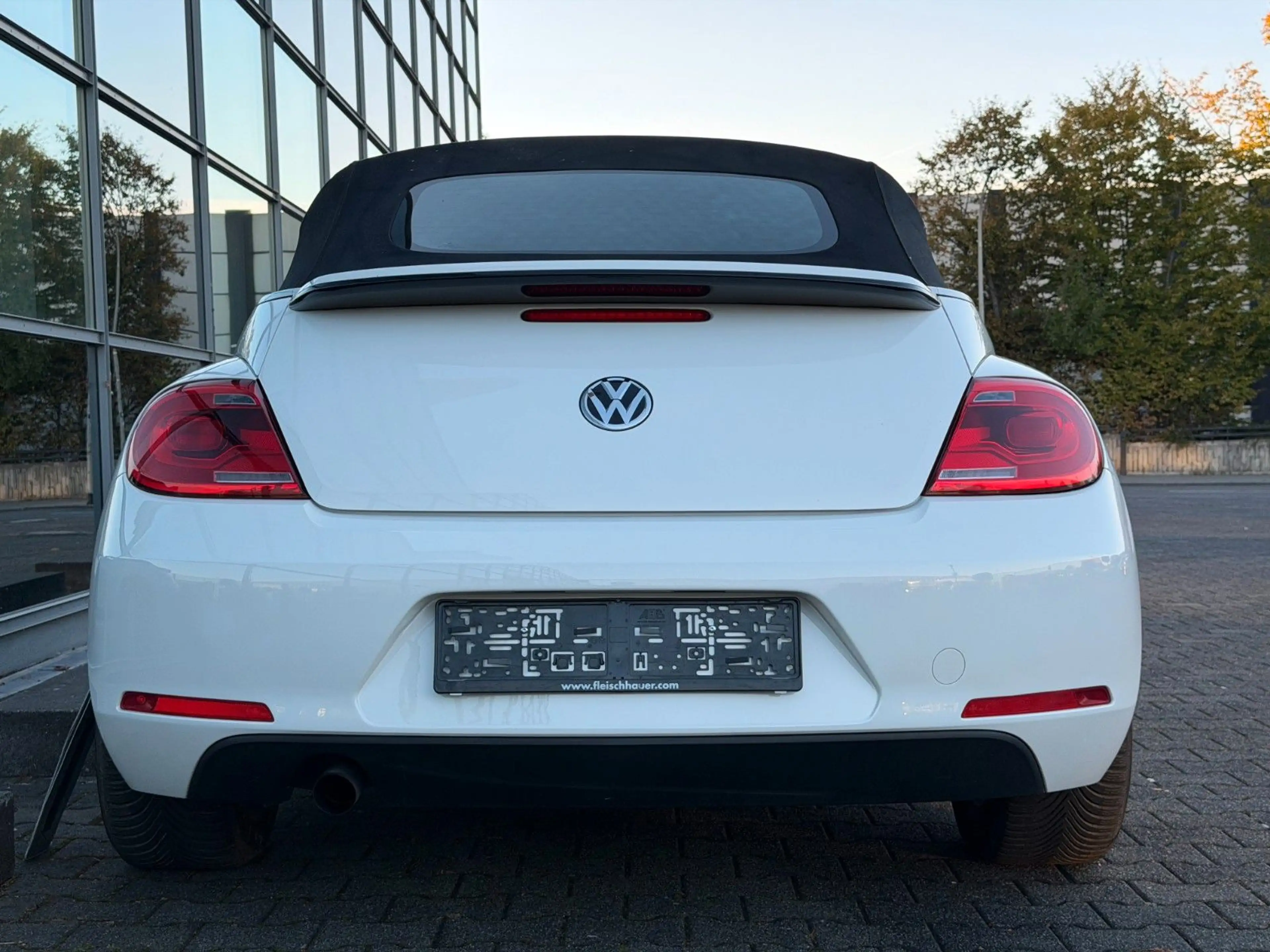 Volkswagen Beetle Cabriolet Basis 1.6 TDI Leder — photo 8