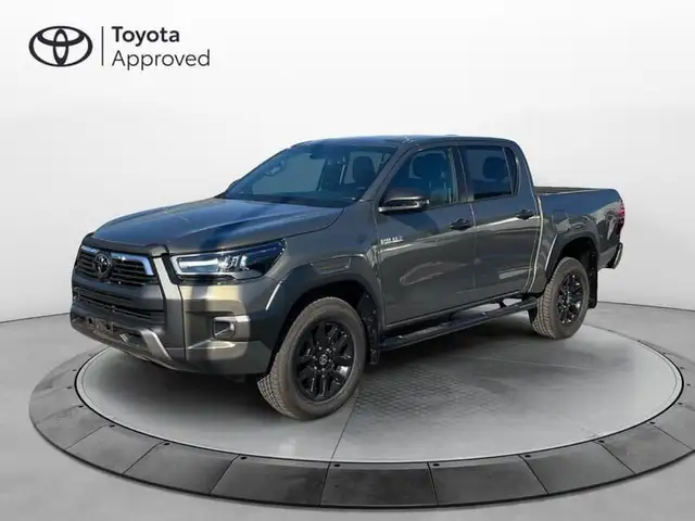 Toyota Hilux 2.8 D-4D 48V A/T 4WD DC Invincible
